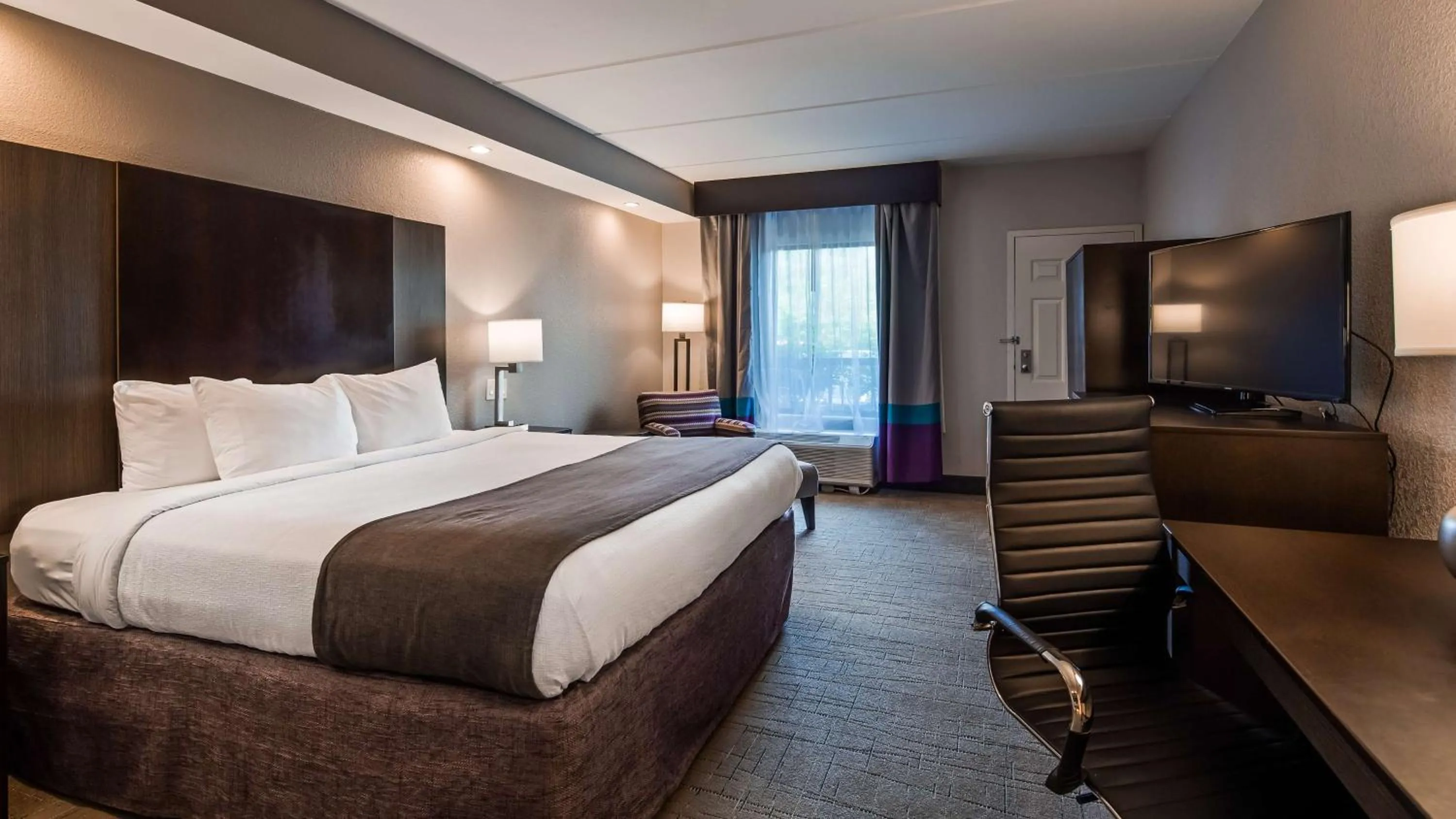 Photo of the whole room, Bed in Best Western Sevierville/Kodak Inn