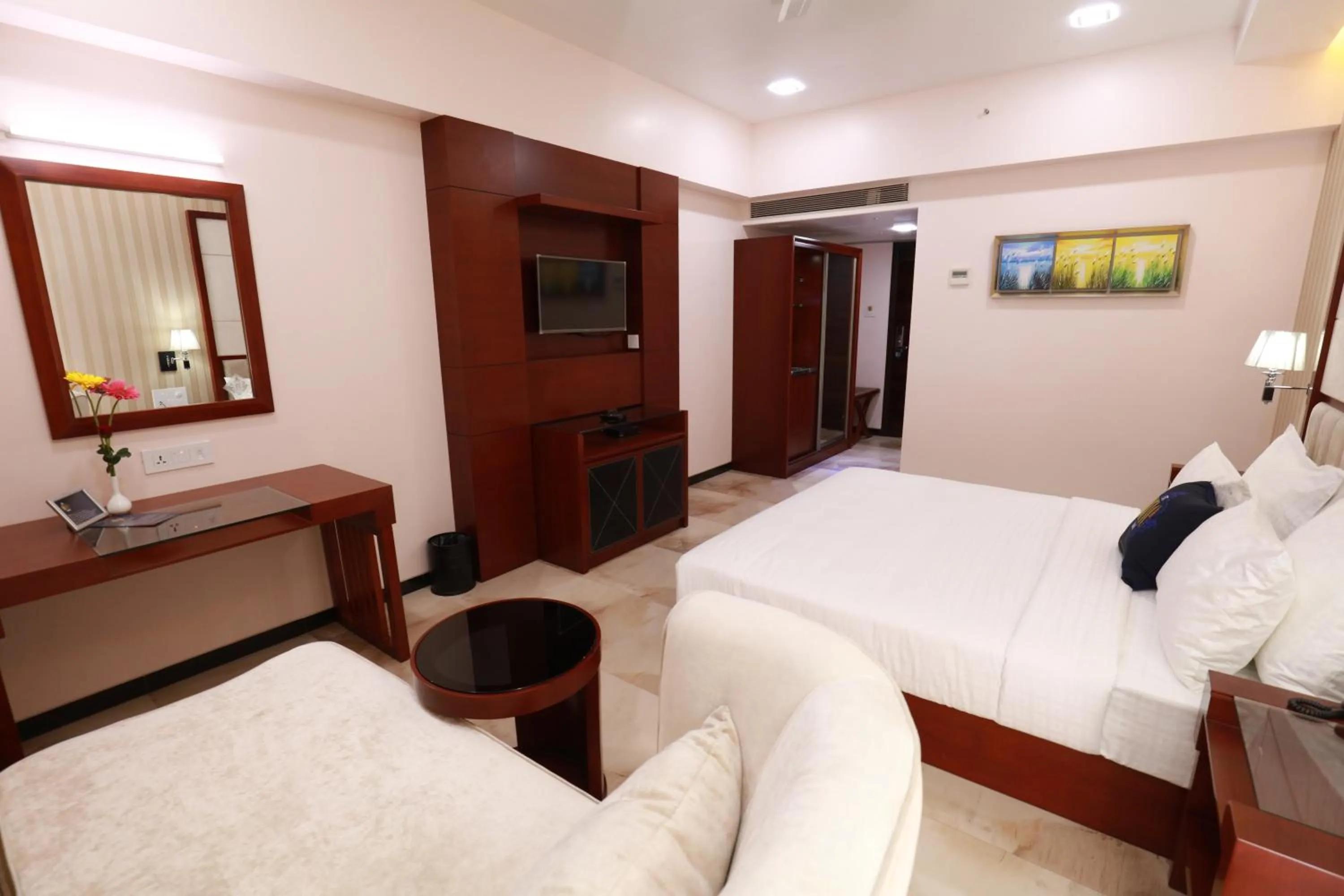 Photo of the whole room, Bed in The One Hotel