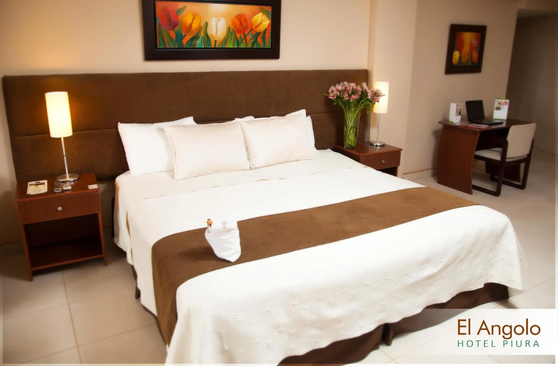 Photo of the whole room, Bed in El Angolo Piura