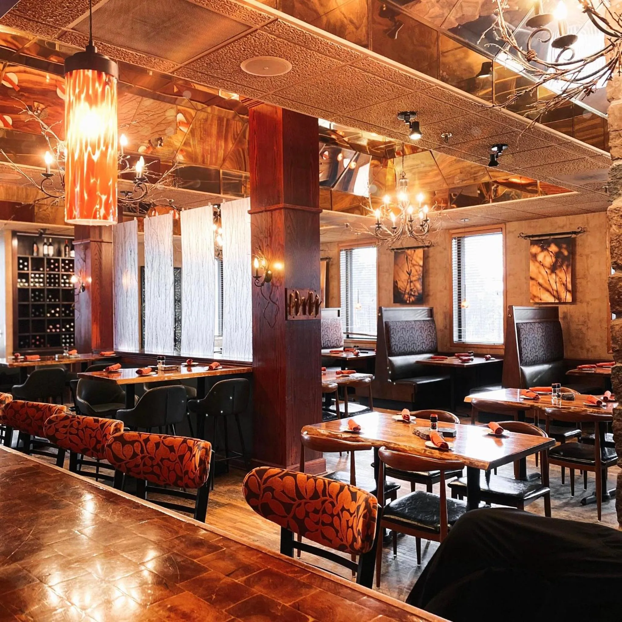 Lounge or bar in Centerstone Plaza Hotel Soldiers Field - Mayo Clinic Area