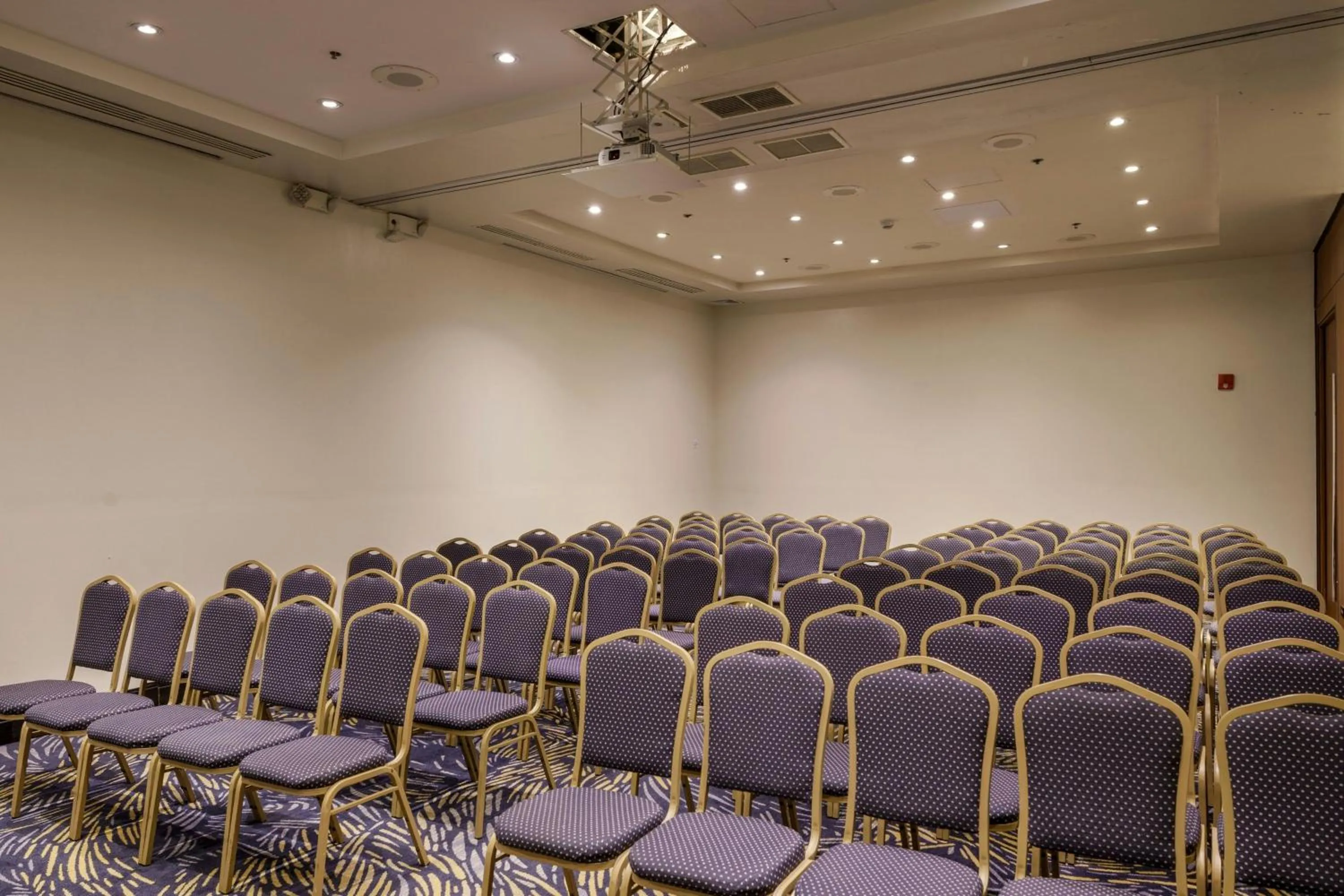 Meeting/conference room in Courtyard by Marriott Panama Multiplaza Mall