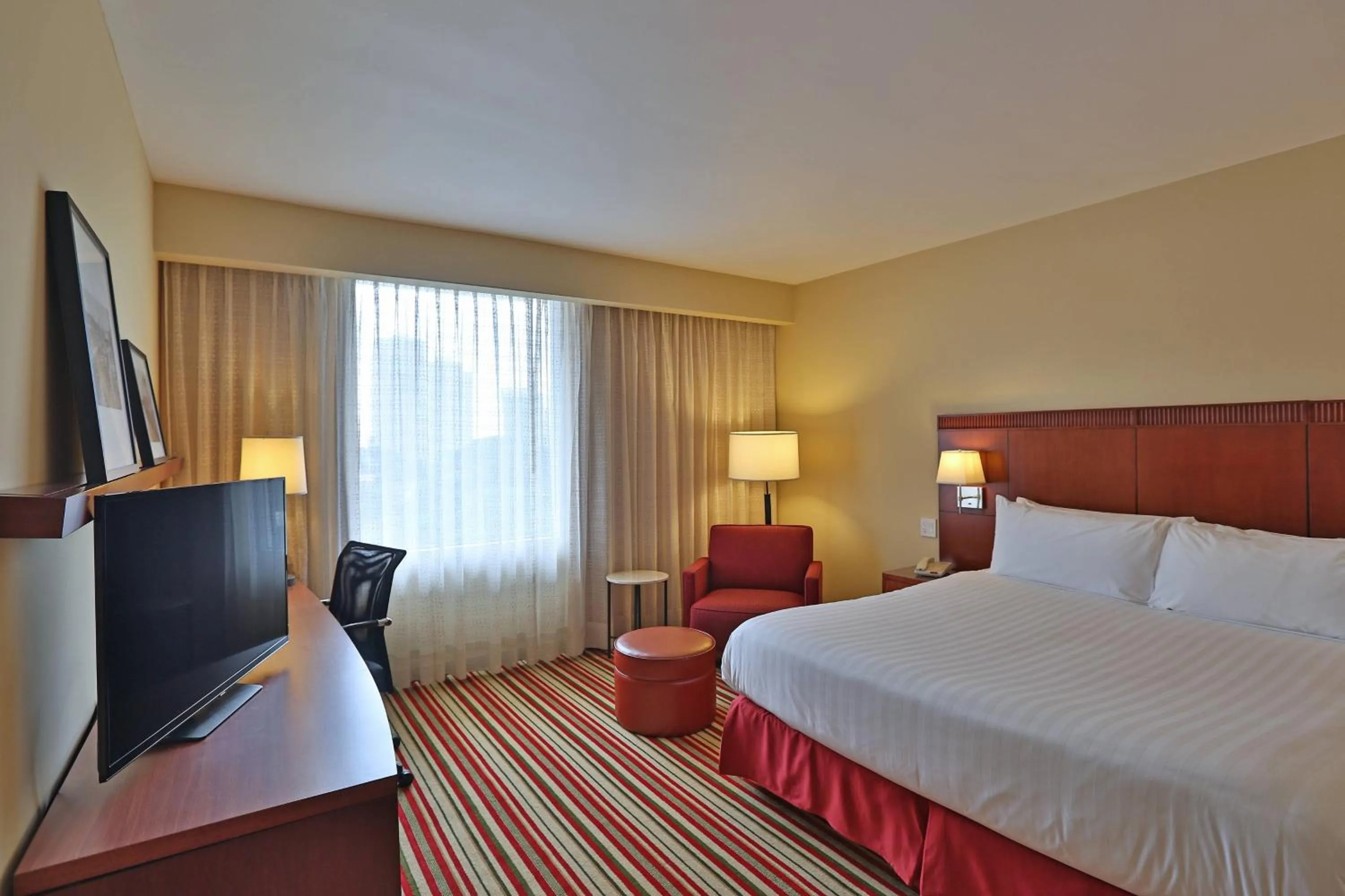 Junior Suite in Courtyard by Marriott Panama Multiplaza Mall