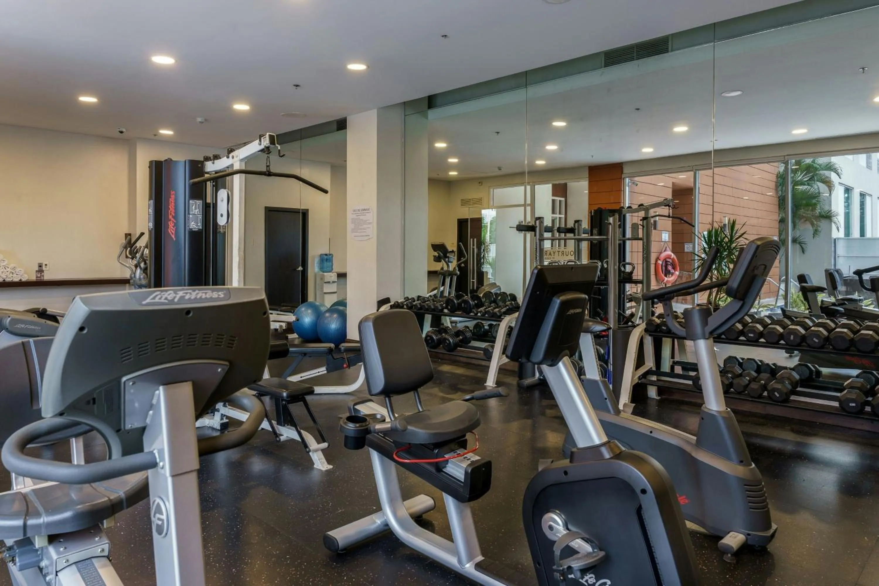 Fitness centre/facilities in Courtyard by Marriott Panama Multiplaza Mall