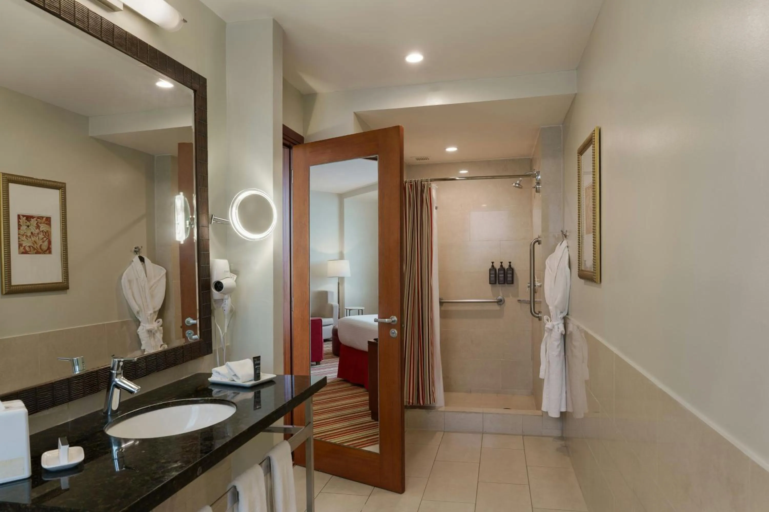 Bathroom in Courtyard by Marriott Panama Multiplaza Mall