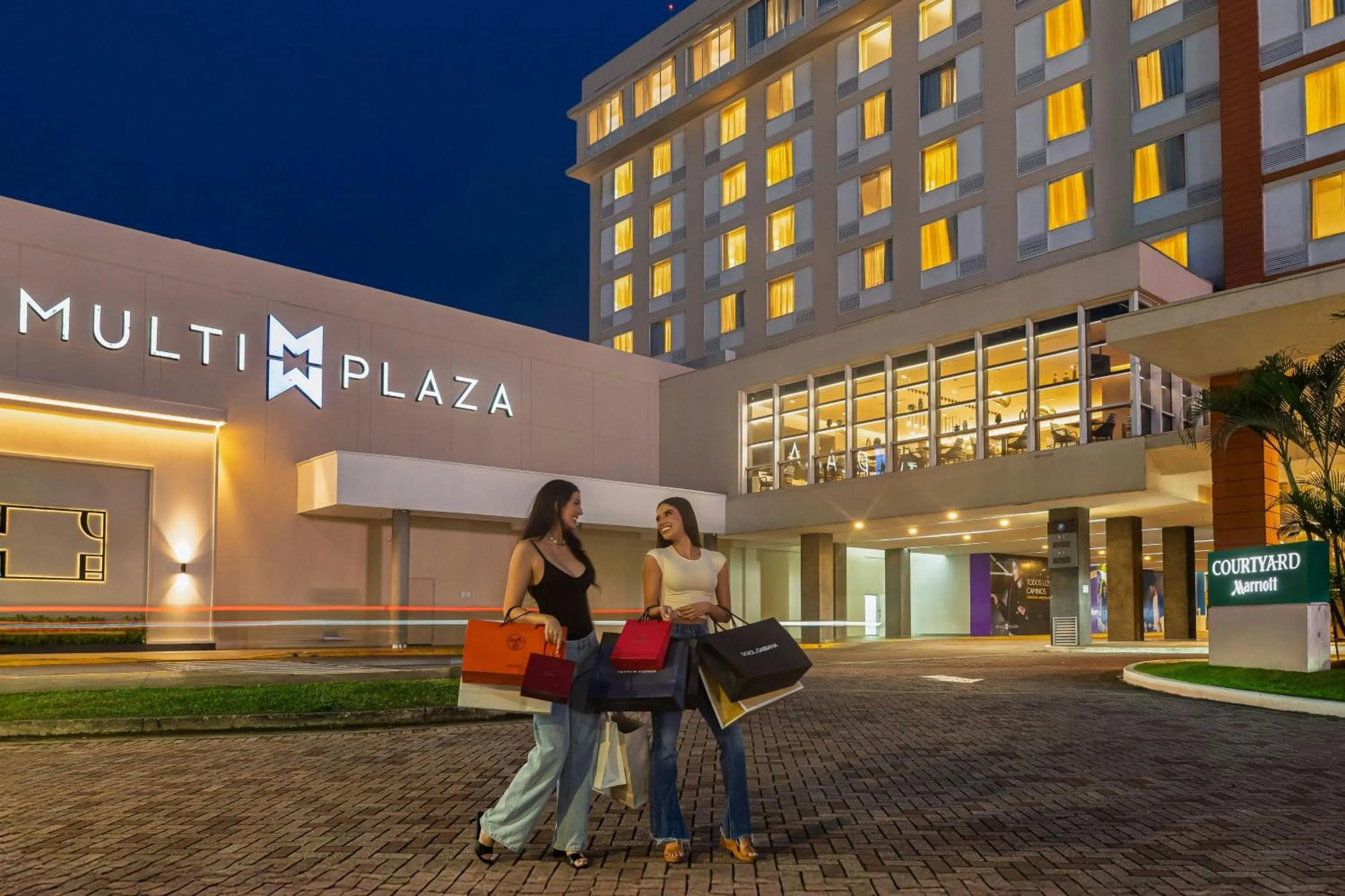 Lobby or reception in Courtyard by Marriott Panama Multiplaza Mall