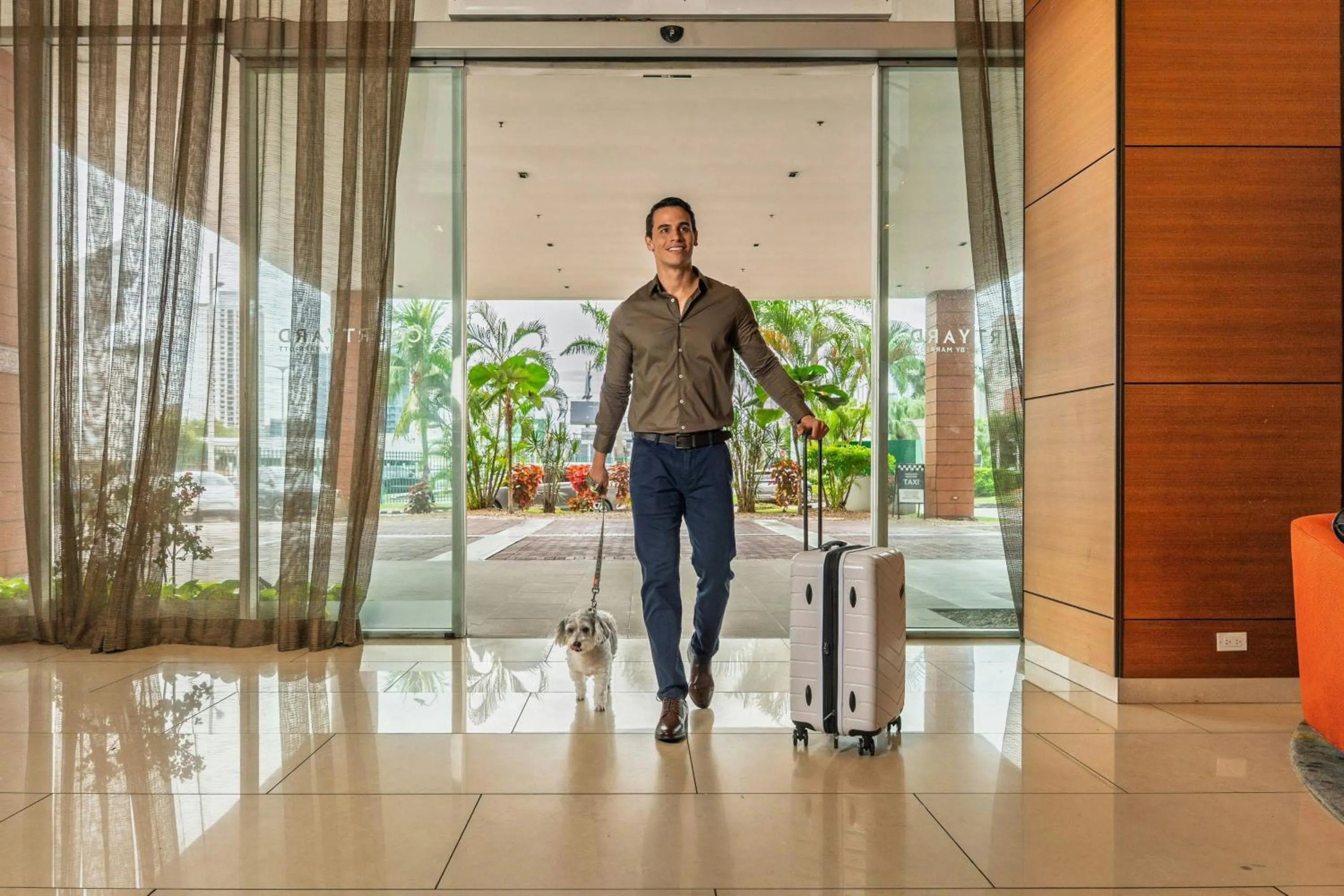 Lobby or reception in Courtyard by Marriott Panama Multiplaza Mall