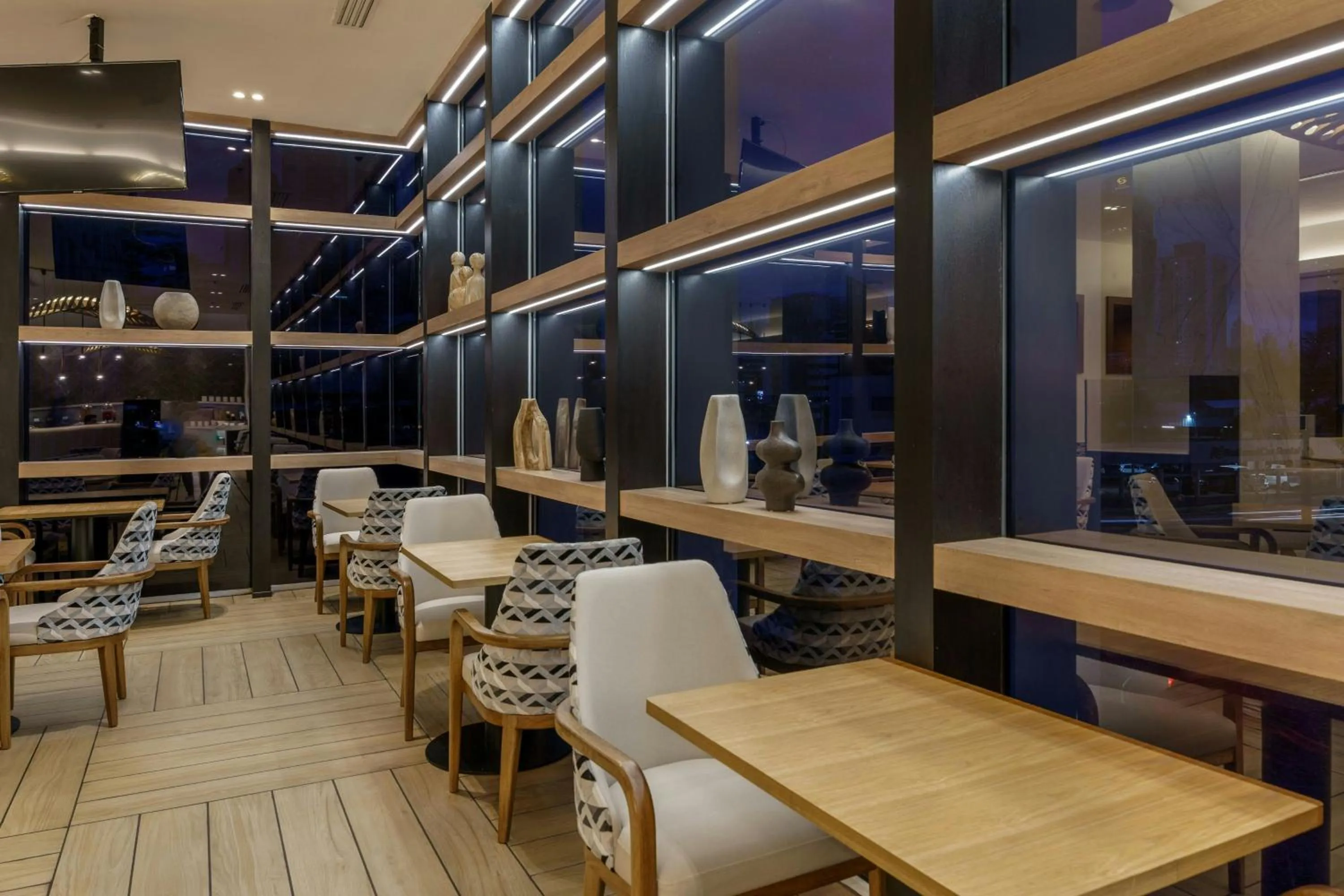 Restaurant/places to eat in Courtyard by Marriott Panama Multiplaza Mall