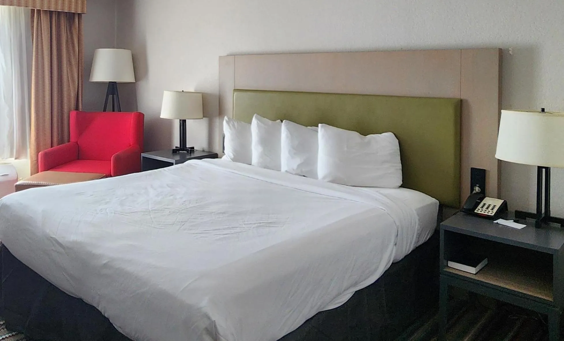 Bedroom, Bed in Country Inn & Suites by Radisson, Topeka West, KS