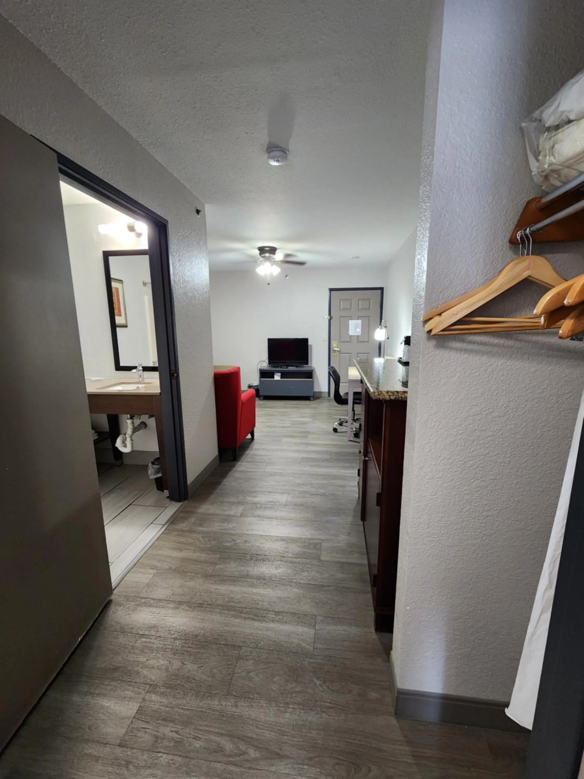 Photo of the whole room in Country Inn & Suites by Radisson, Topeka West, KS