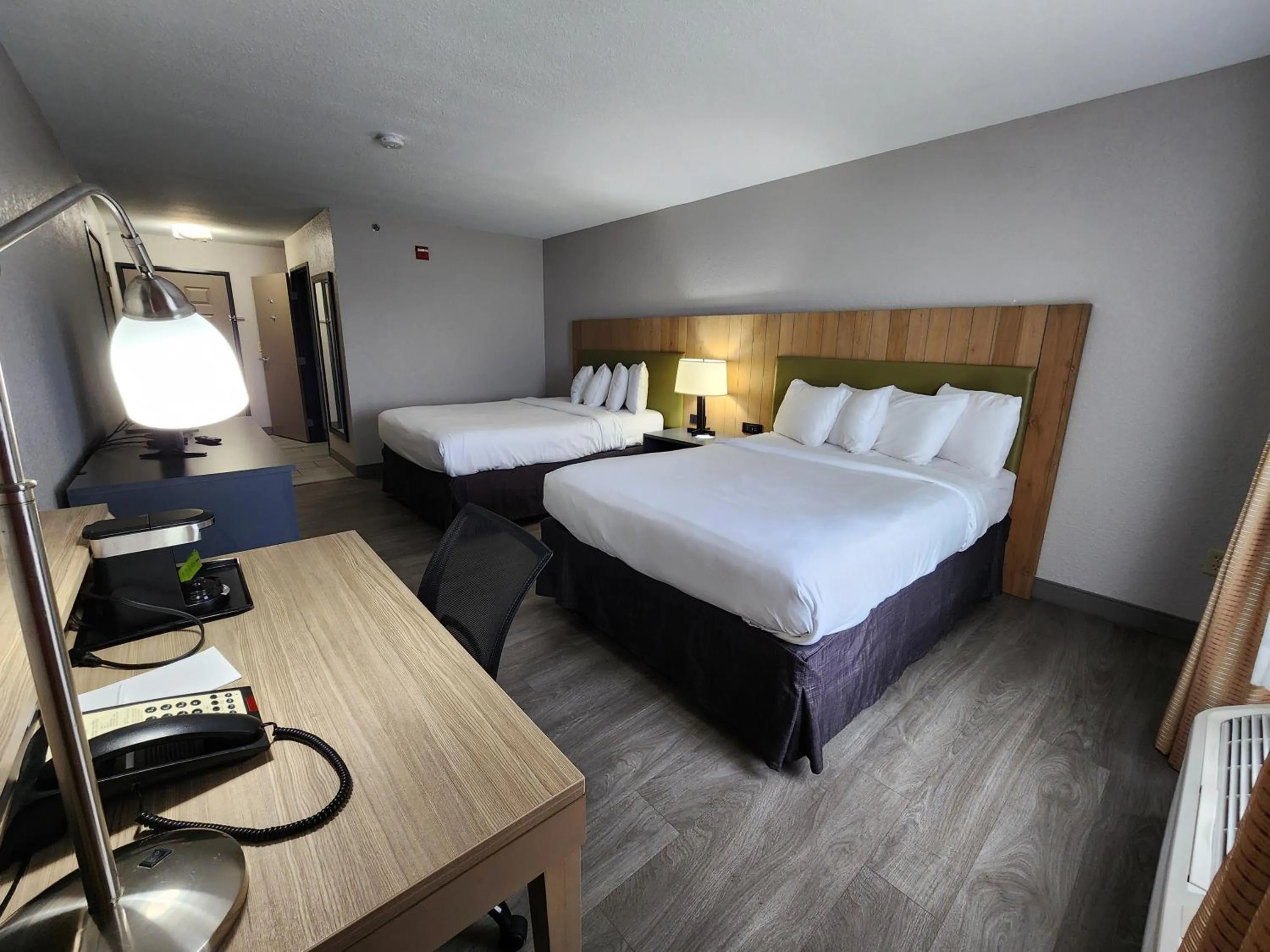 Bedroom, Bed in Country Inn & Suites by Radisson, Topeka West, KS