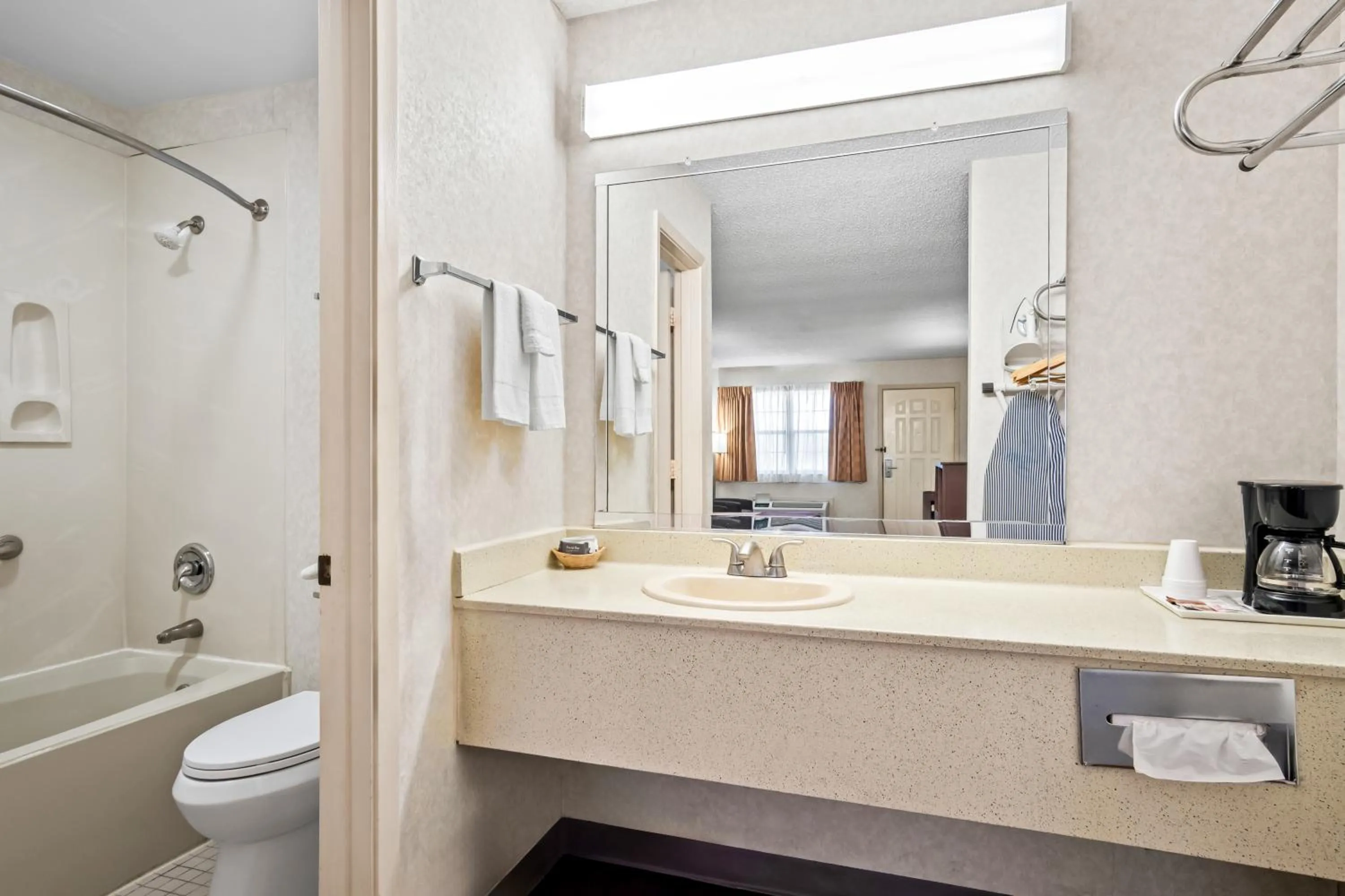 Shower in Americas Best Value Inn Midlothian