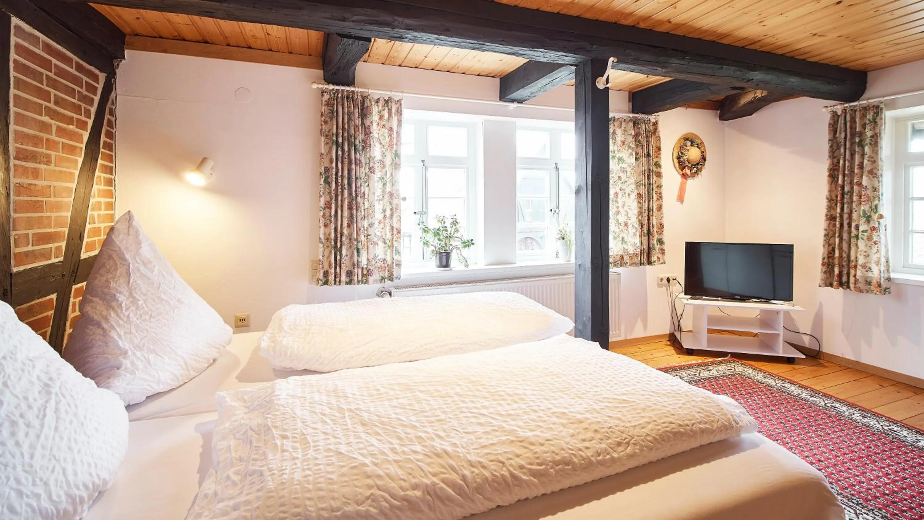 Photo of the whole room, Bed in Appartementhotel Blomberger Hof