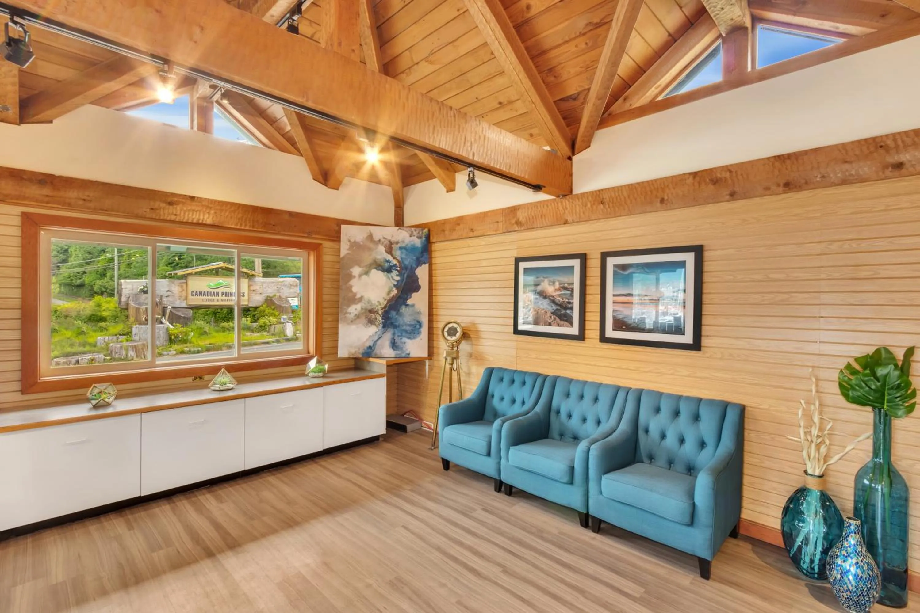 Property building in Canadian Princess Lodge & Marina