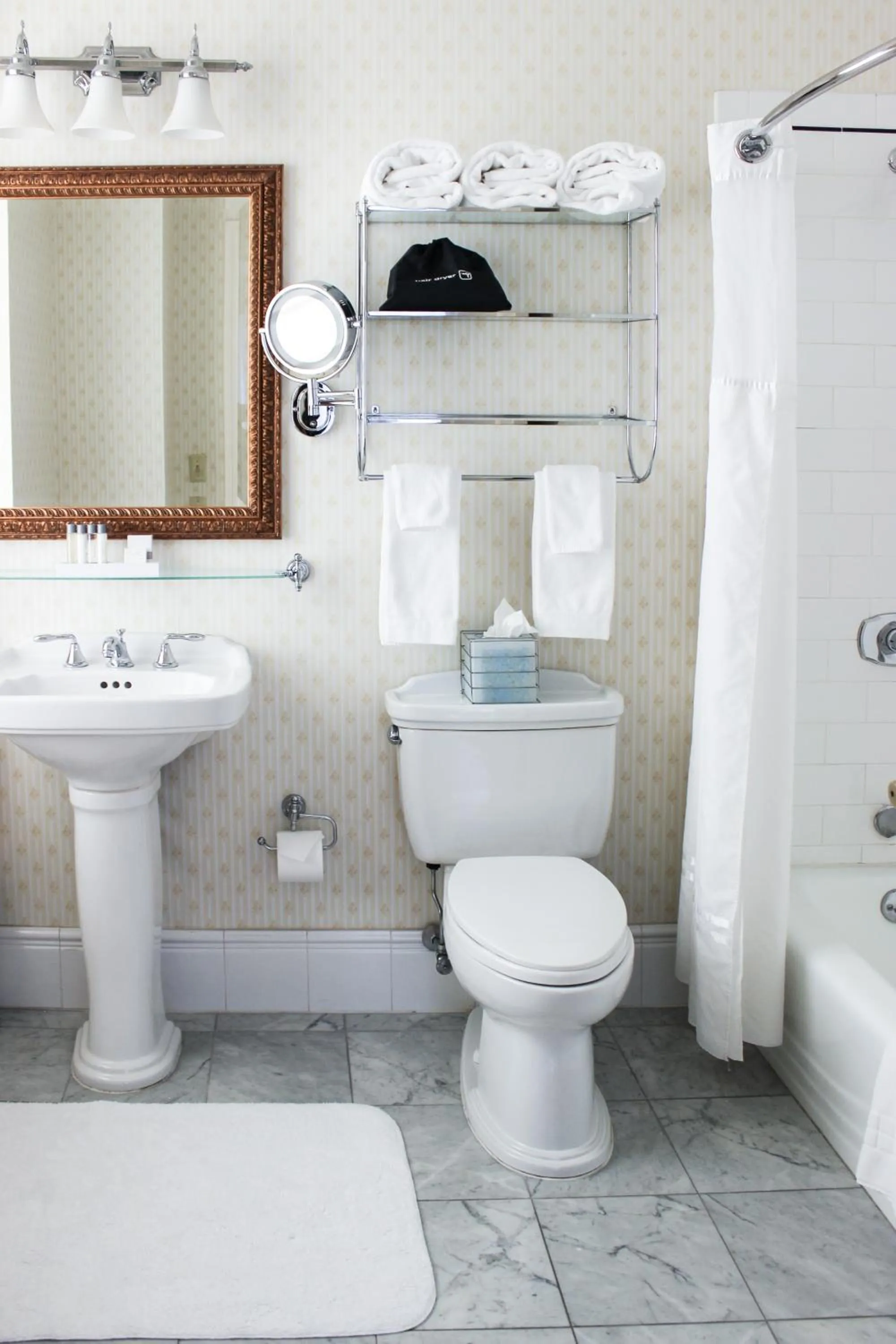 Bathroom in Hotel Providence