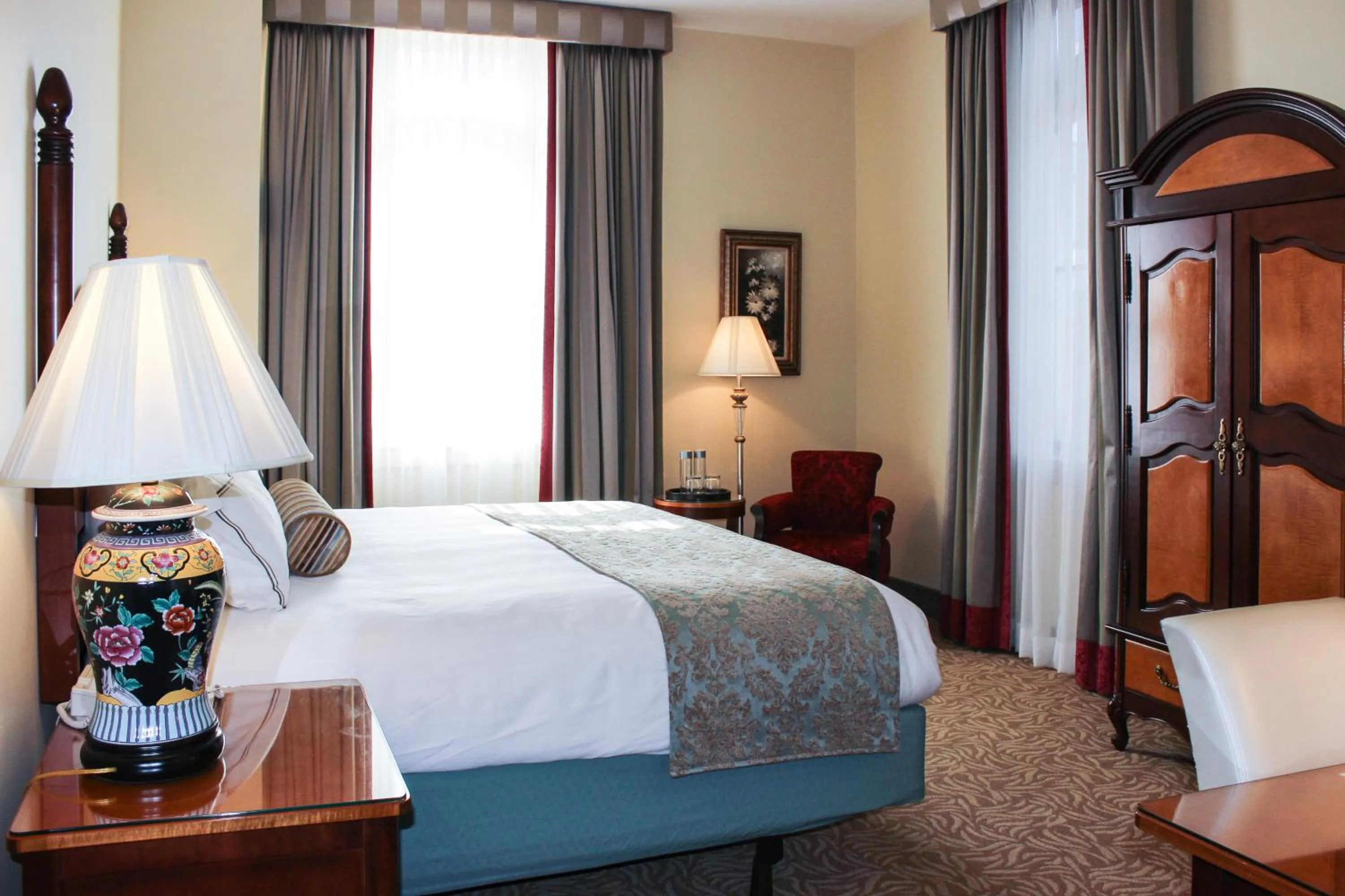 Photo of the whole room, Bed in Hotel Providence