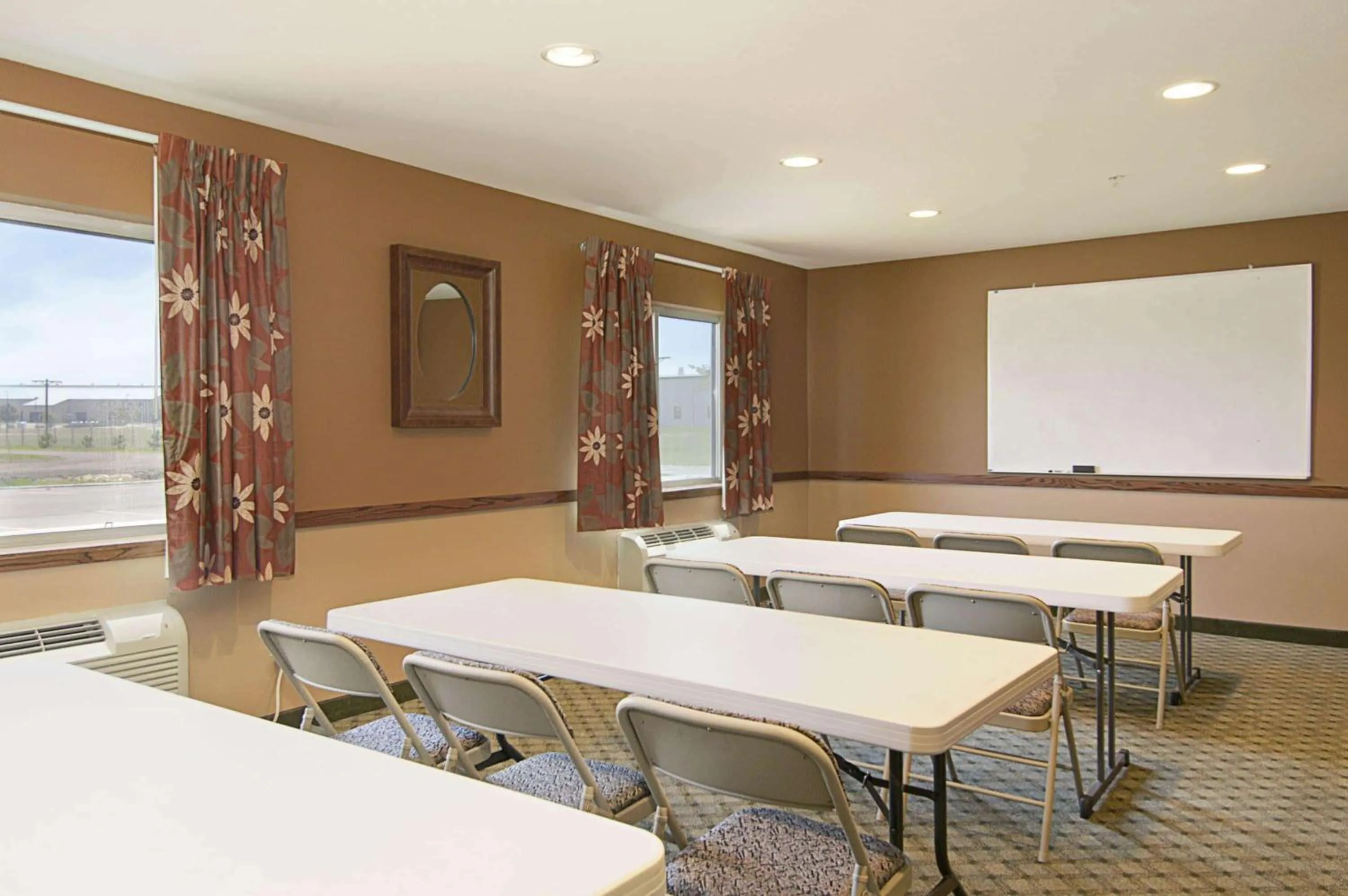 Meeting/conference room in Super 8 by Wyndham Topeka at Forbes Landing