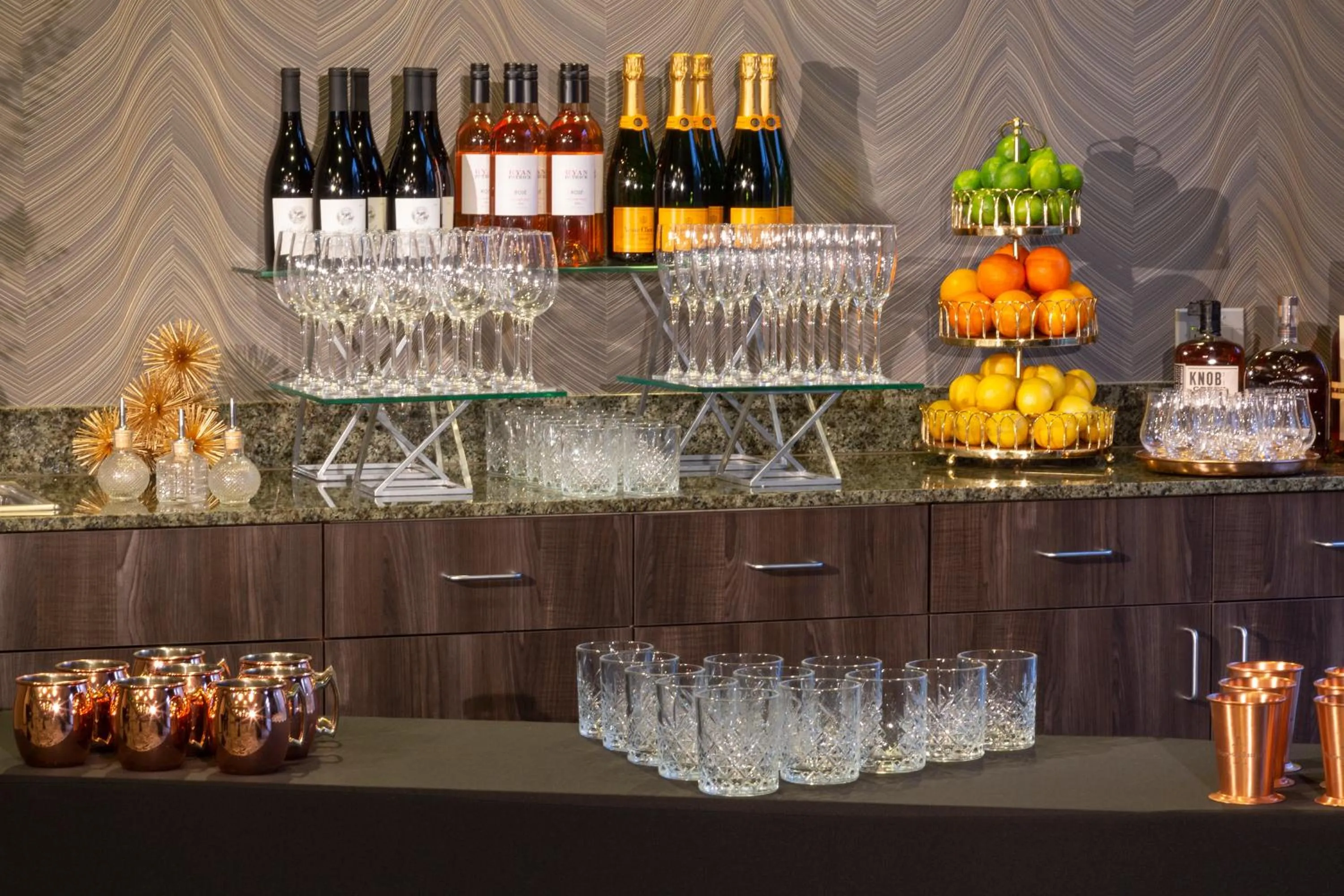 Food and drinks in Silver Cloud Hotel - Seattle Broadway