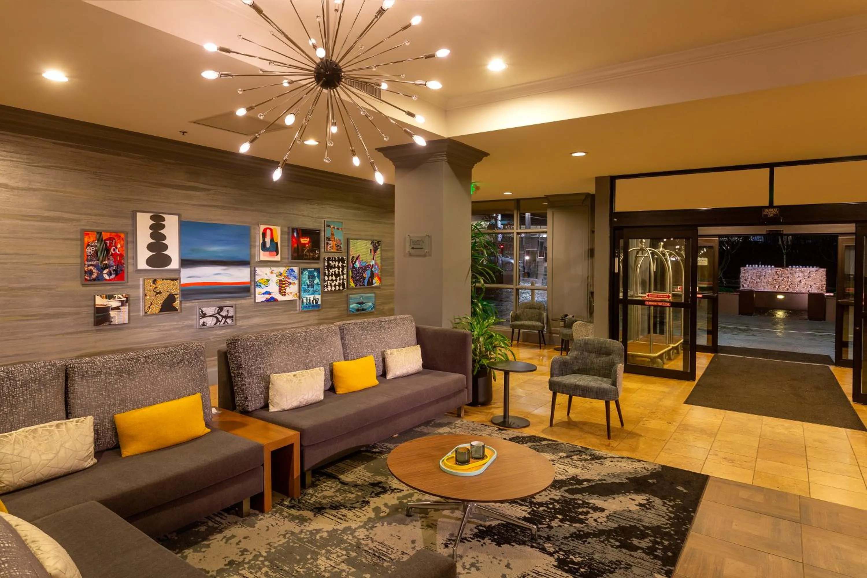 Facade/entrance in Silver Cloud Hotel - Seattle Broadway