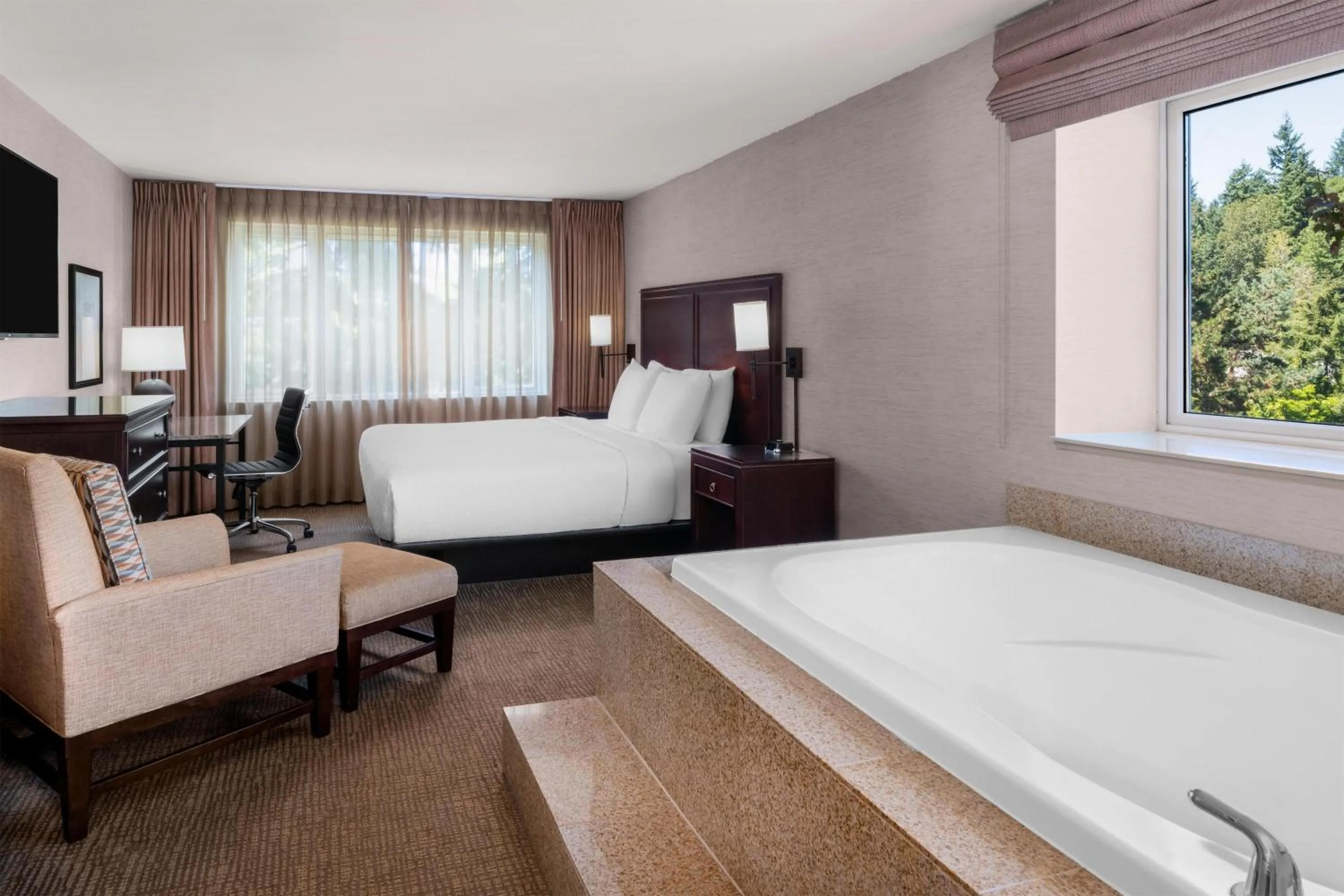 Bedroom, Bed in Eastgate Hotel - BW Signature Collection