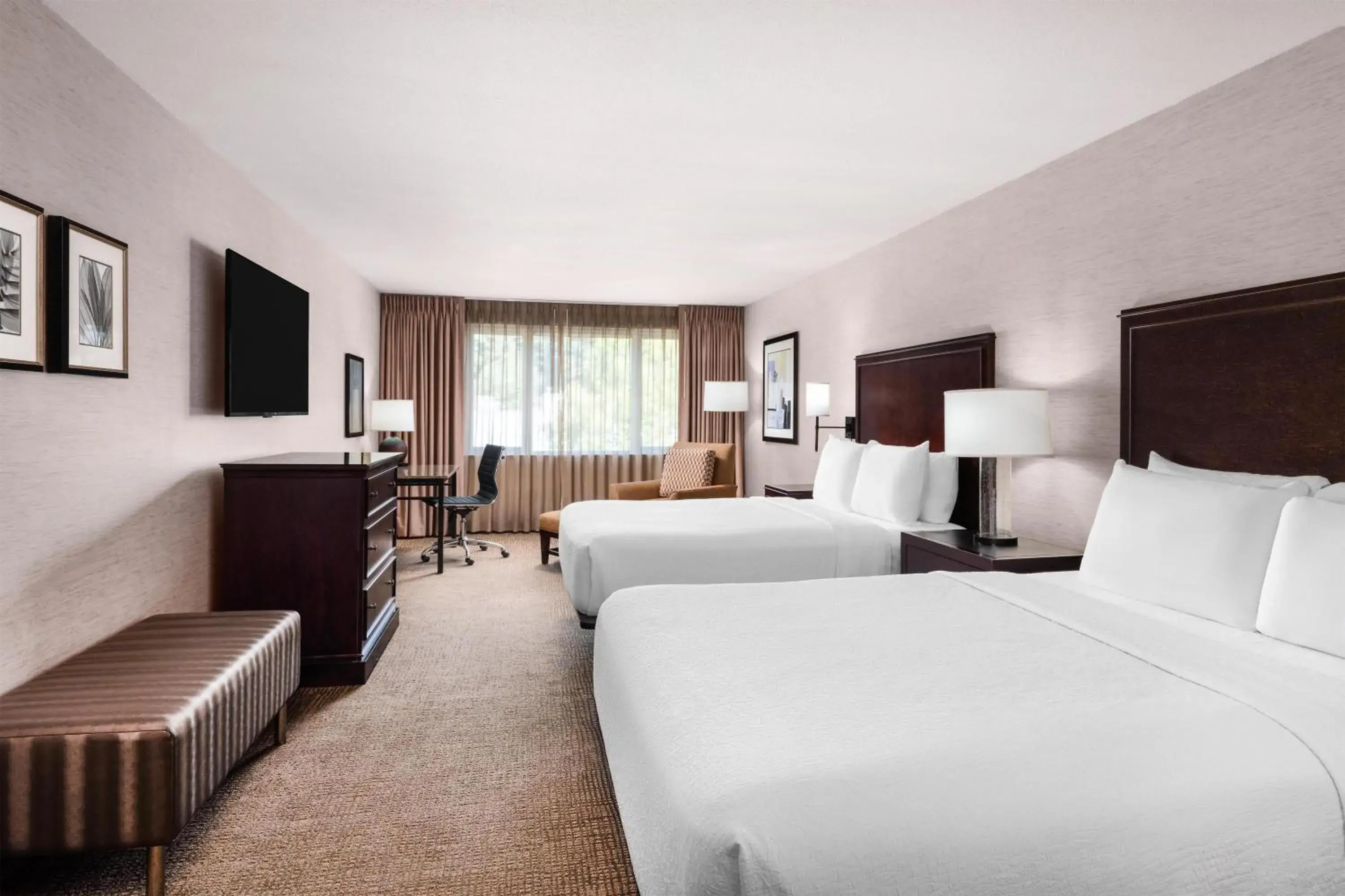 Queen Room with Two Queen Beds - Disability Access/Non-Smoking in Eastgate Hotel - BW Signature Collection Queen Room with Two Queen Beds - Disability Access/Non-Smoking in Eastgate Hotel - BW Signature Collection