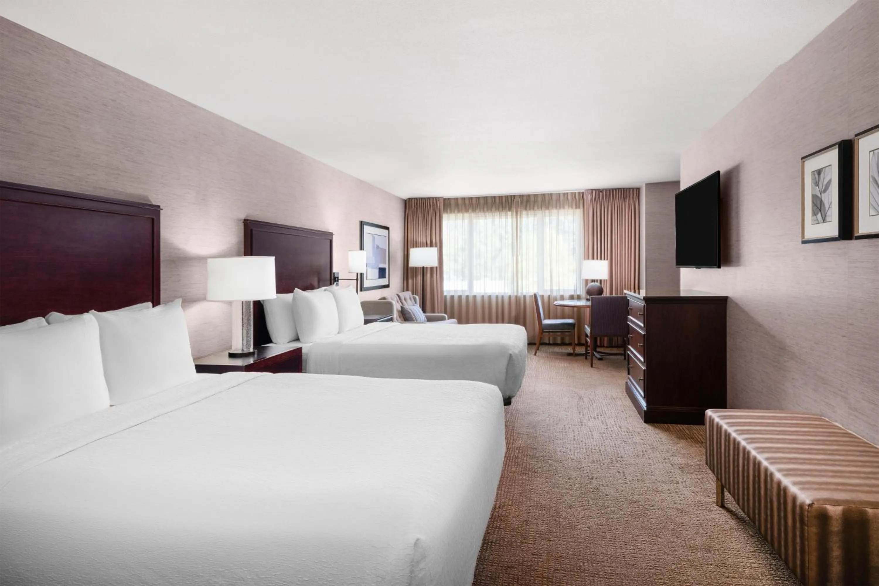 Bedroom, Bed in Eastgate Hotel - BW Signature Collection