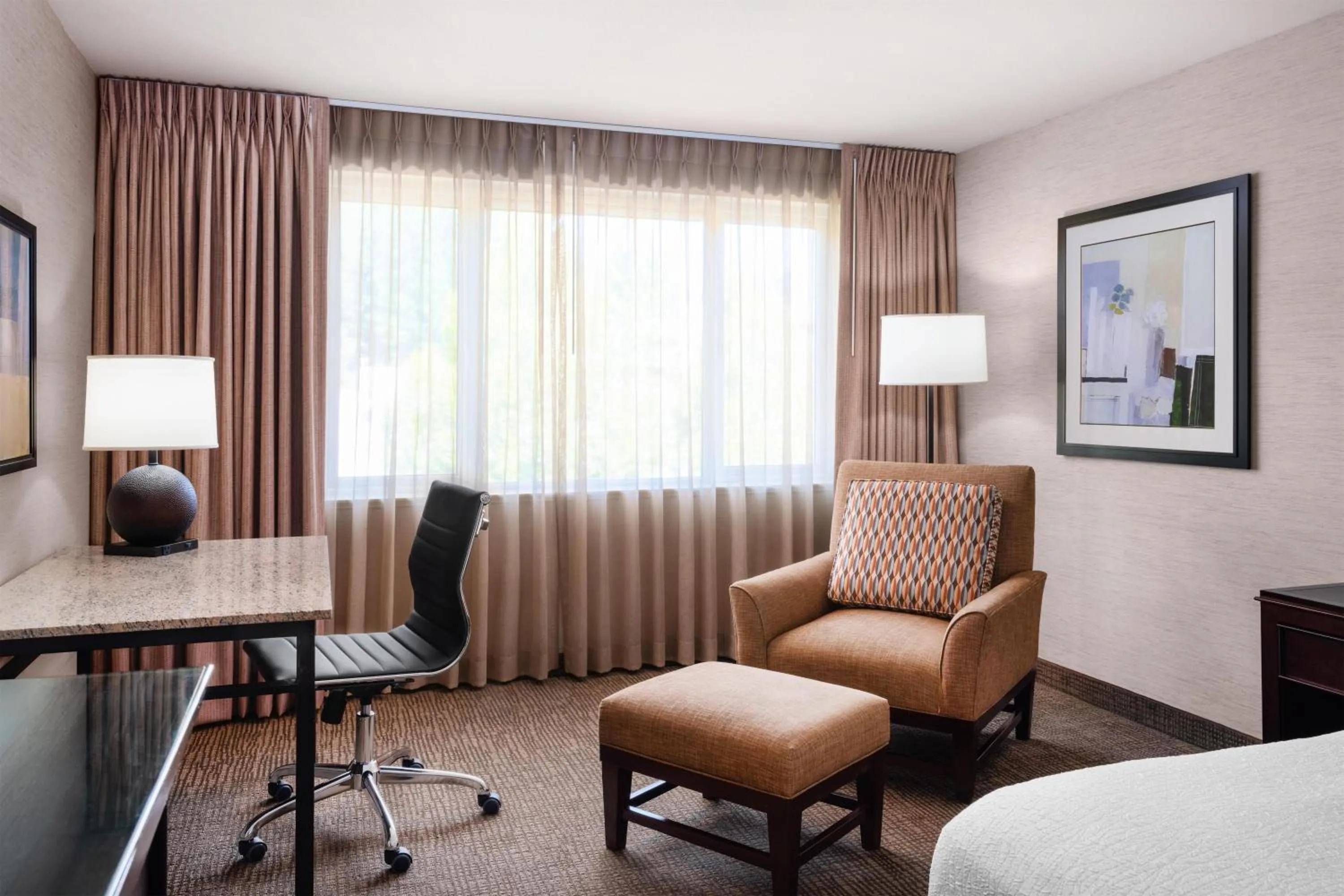 Bedroom in Eastgate Hotel - BW Signature Collection