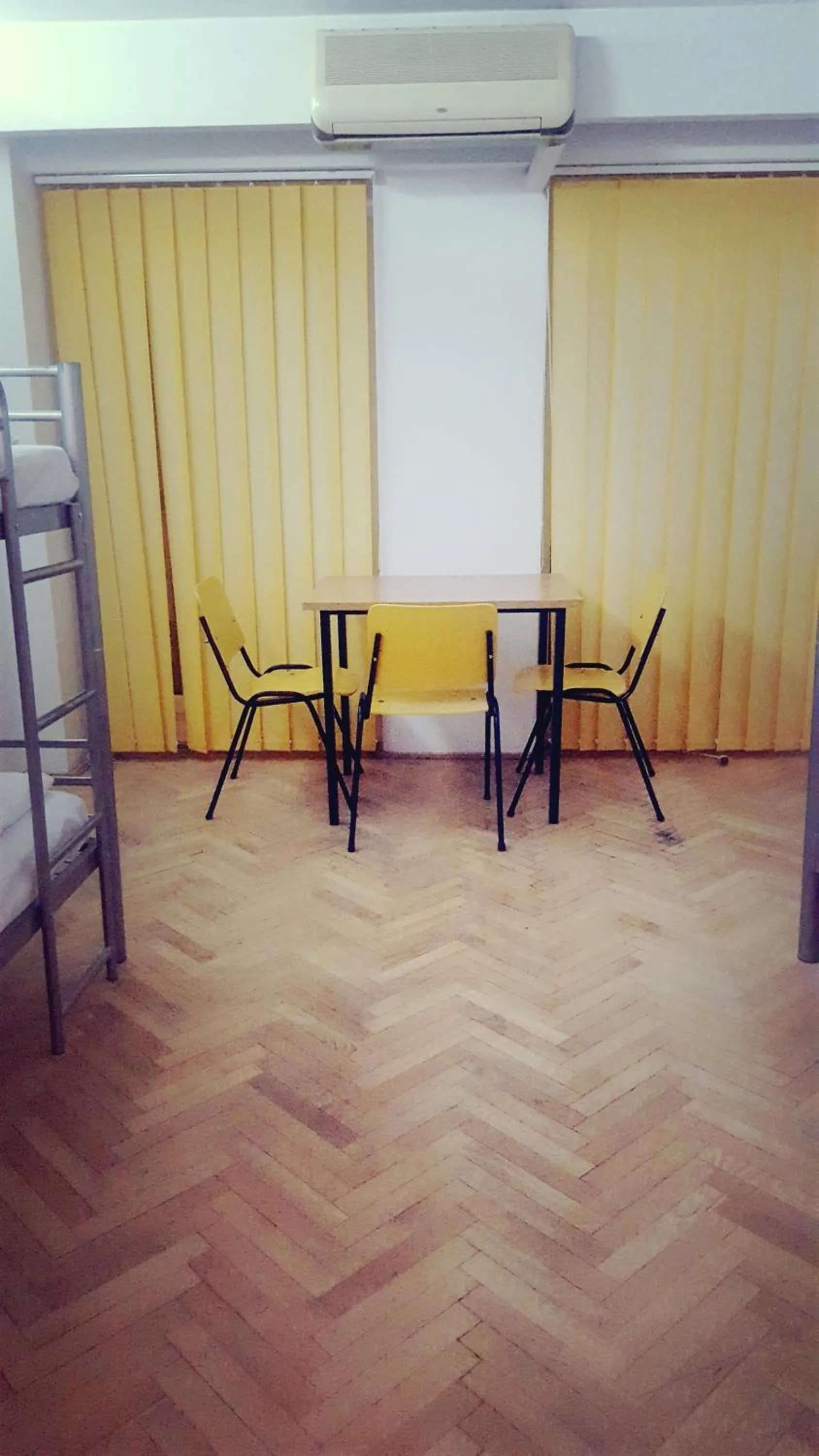 air conditioner in Sleep Inn Hostel