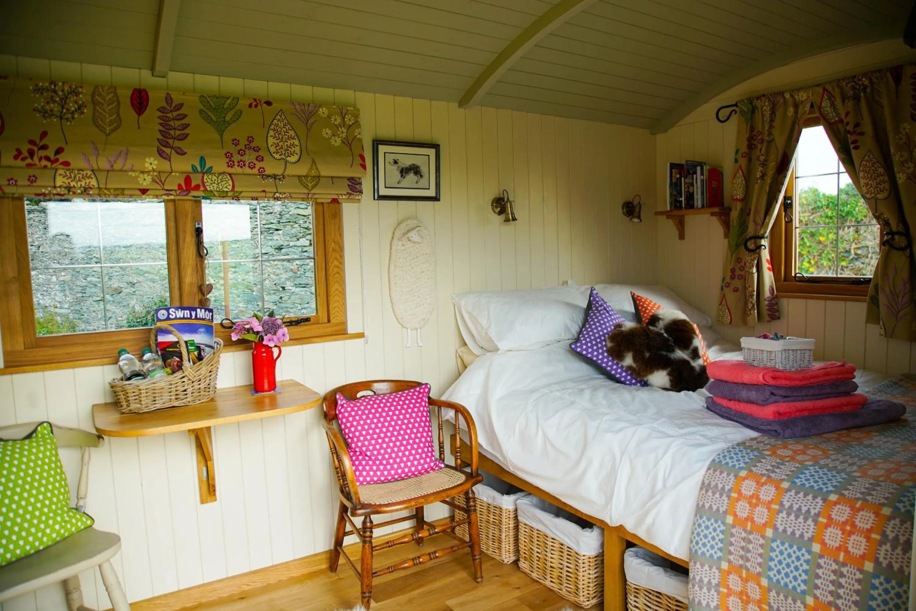 Property building in Storws Y Gorlan Shepherd's Hut