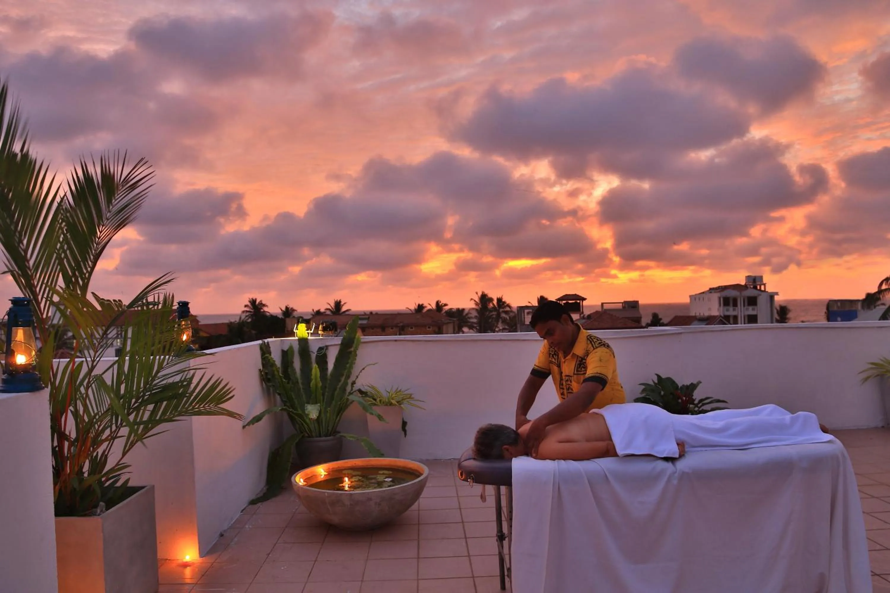 Sunrise in St.Lachlan Hotel & Suites