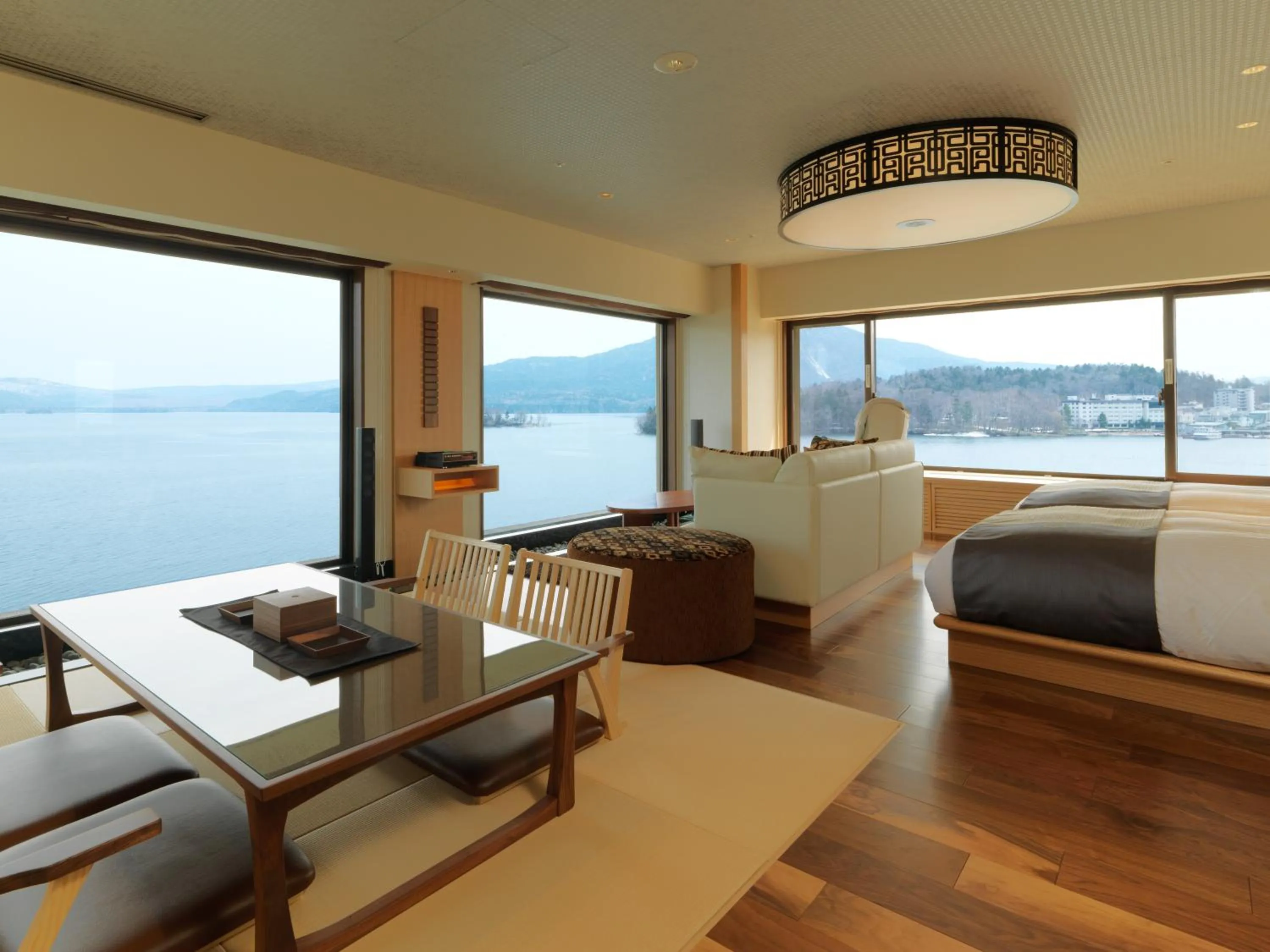 Seating area, Bed in Akan Yuku no Sato Tsuruga