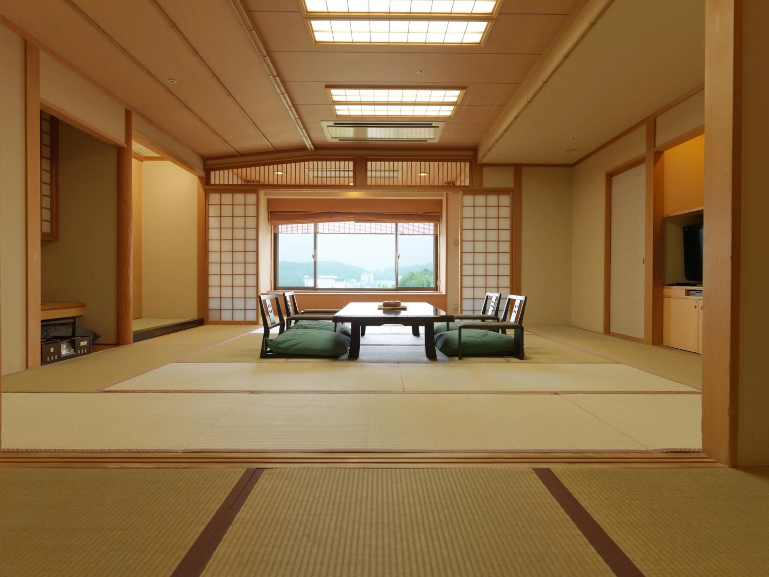 Photo of the whole room in Akan Yuku no Sato Tsuruga