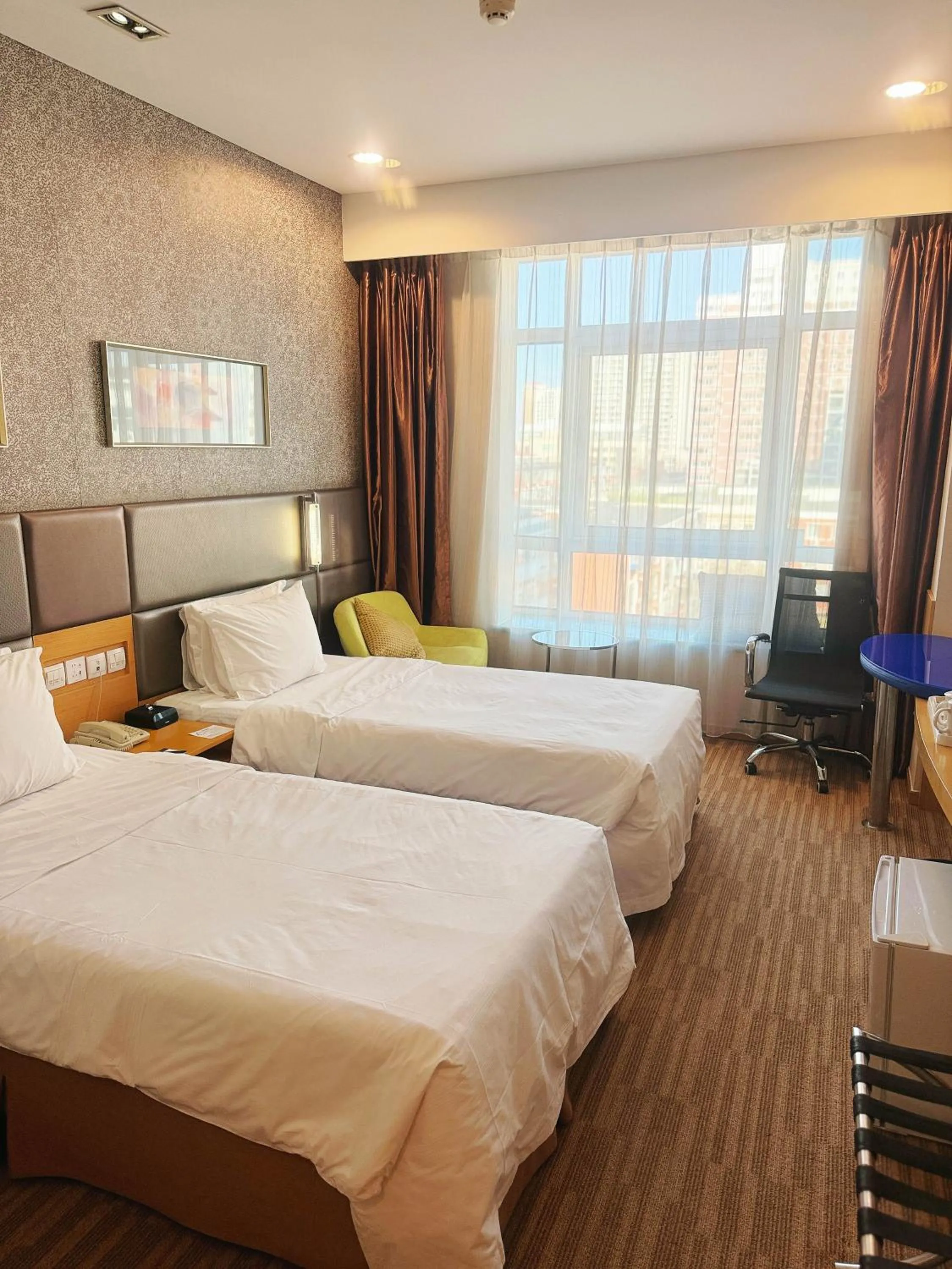 Bed in Holiday Inn Express Beijing Dongzhimen by IHG