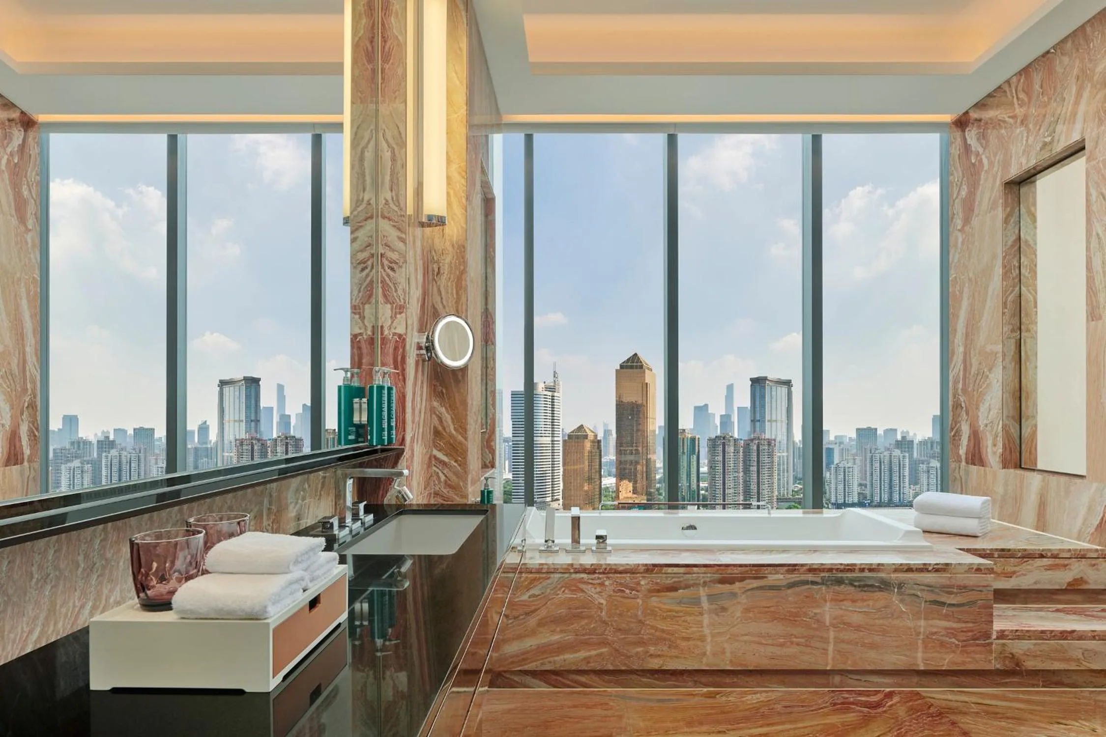 Bathroom in Hilton Guangzhou Tianhe