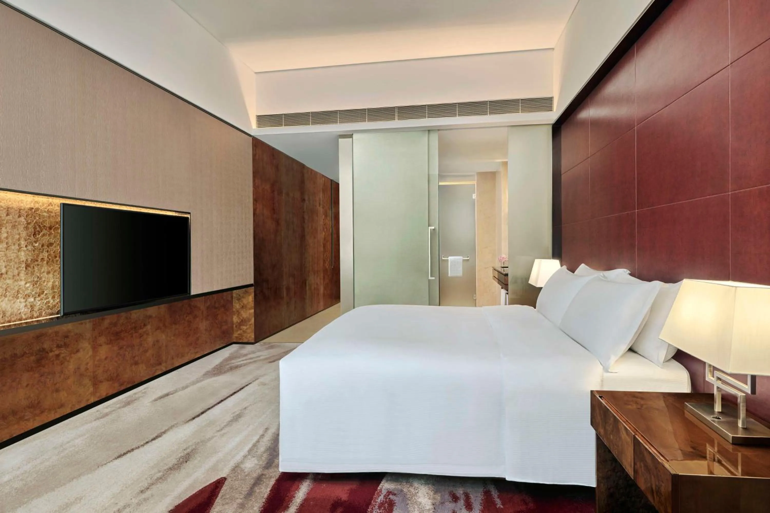 Bed in Hilton Guangzhou Tianhe