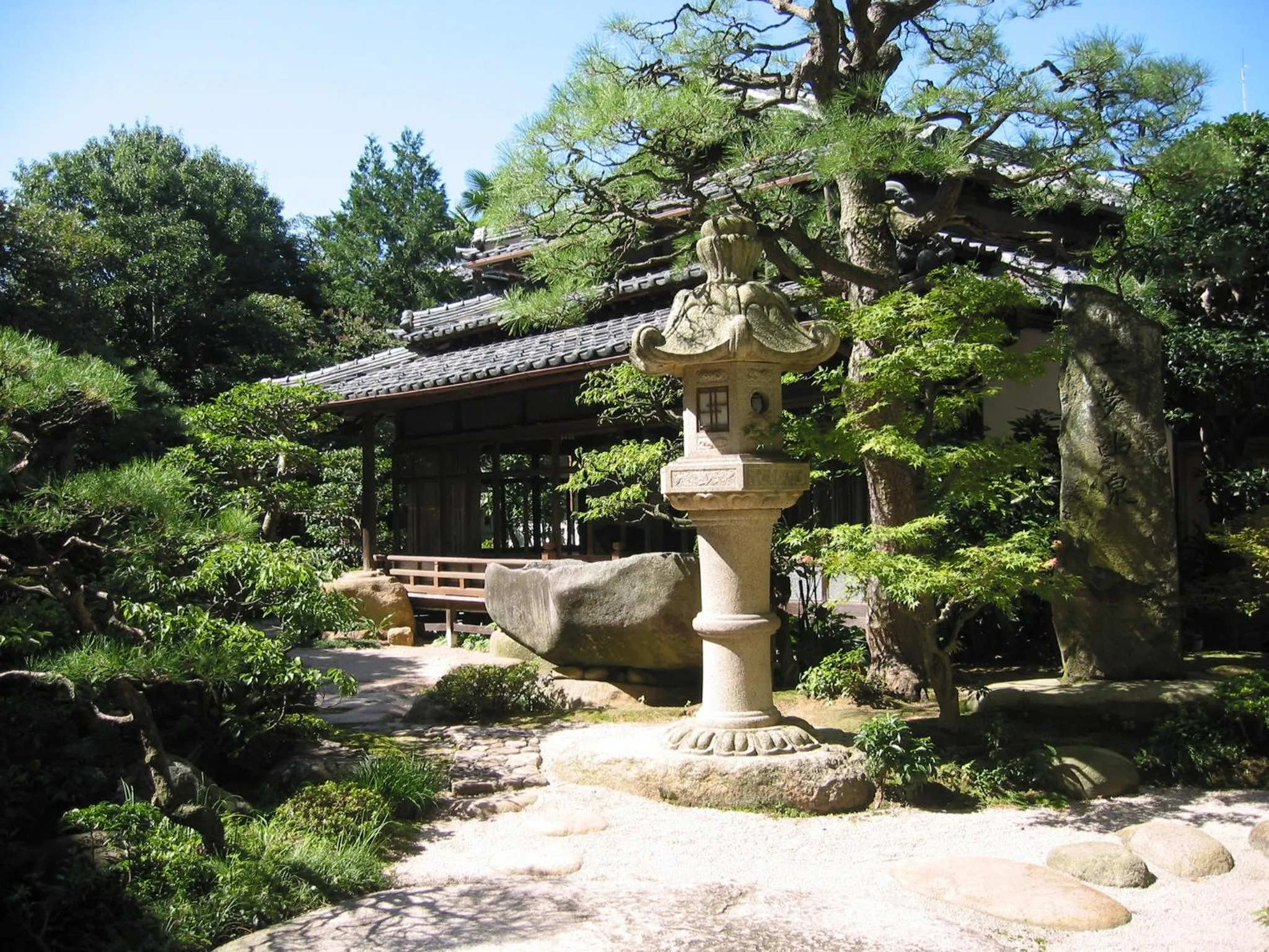 Facade/entrance in Hoseikan