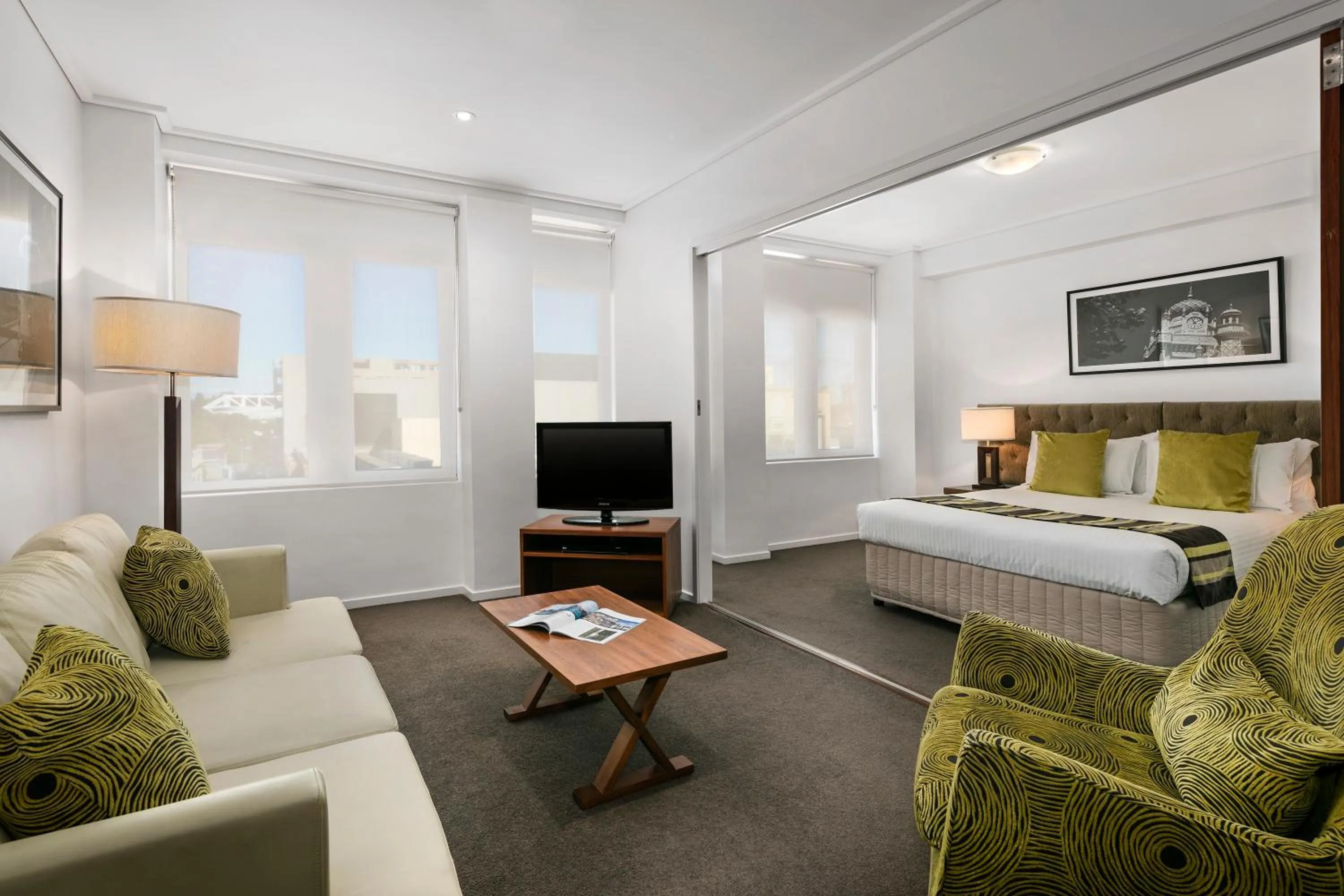 Living room, Bed in Quest Jolimont