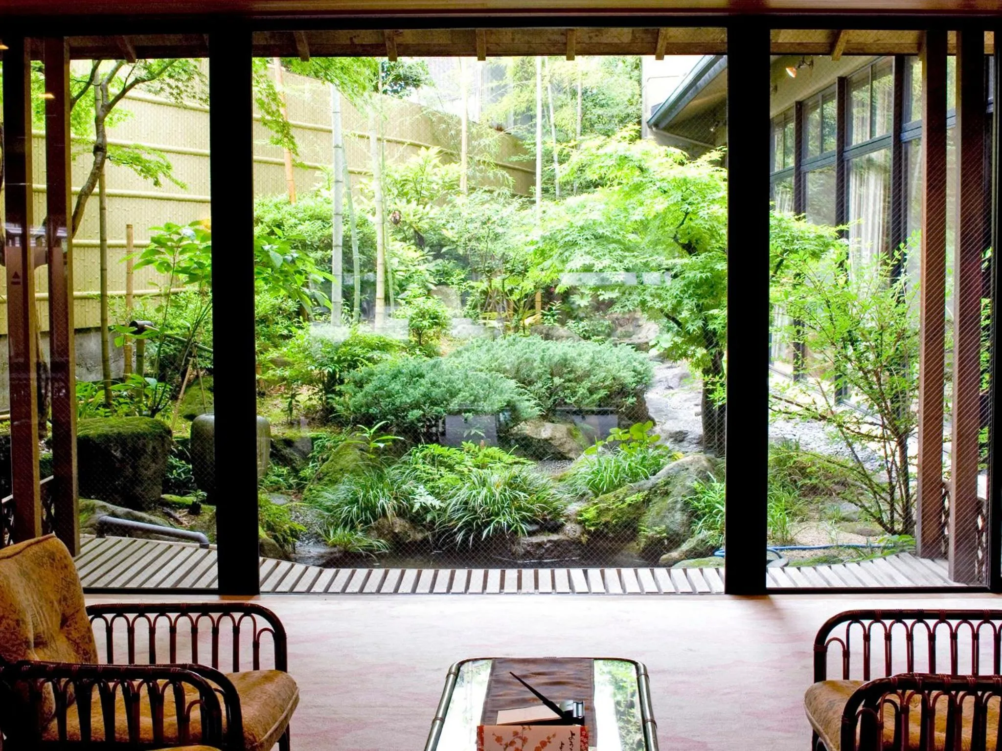 Communal lounge/ TV room in Ryotei Yamanoi