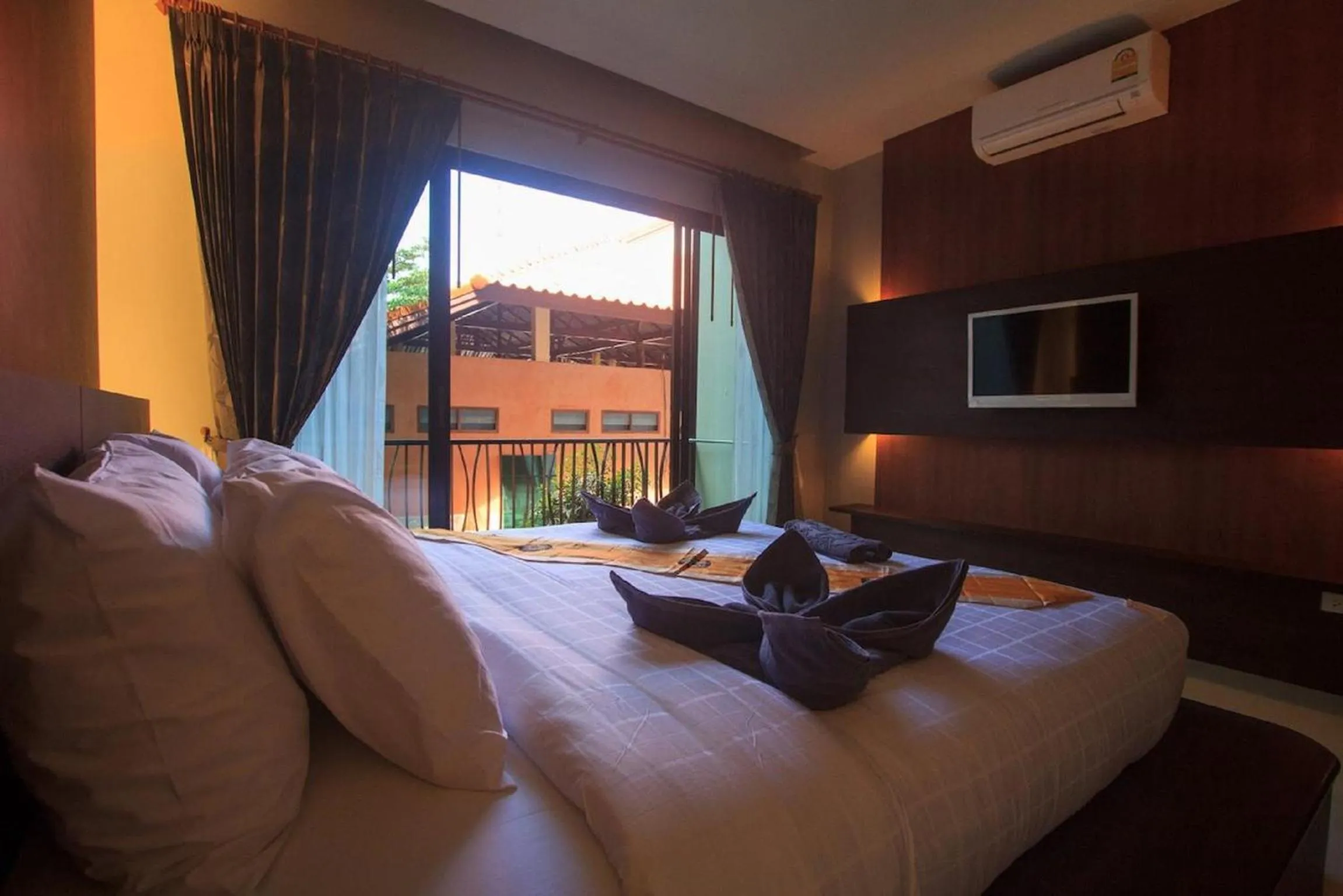 View (from property/room), Bed in Ricci House Resort