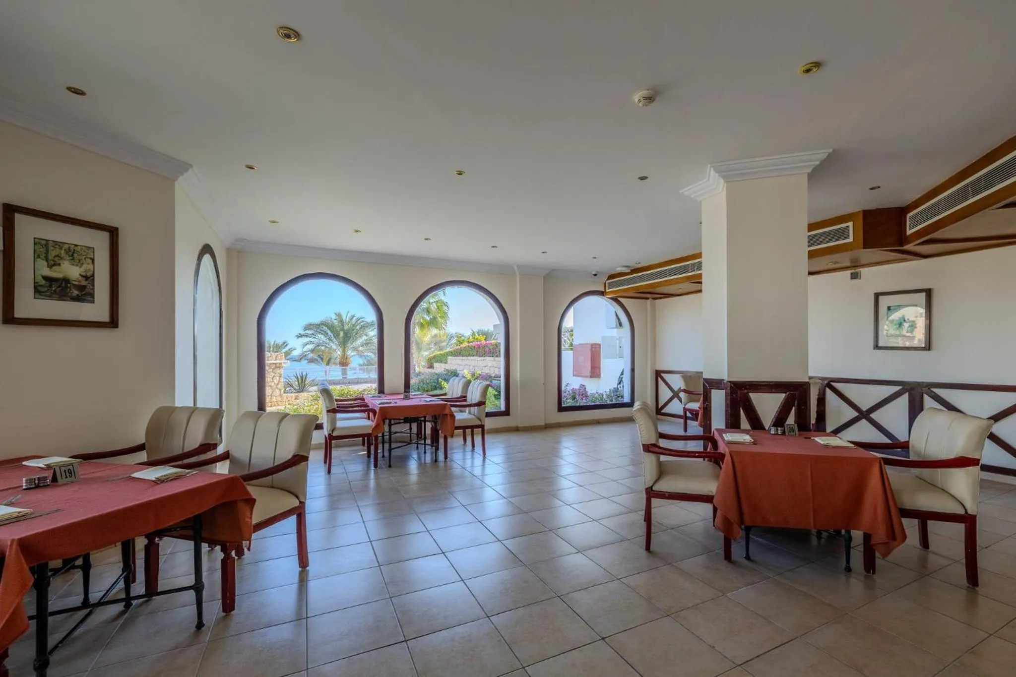 Restaurant/places to eat in Continental Plaza Beach Resort