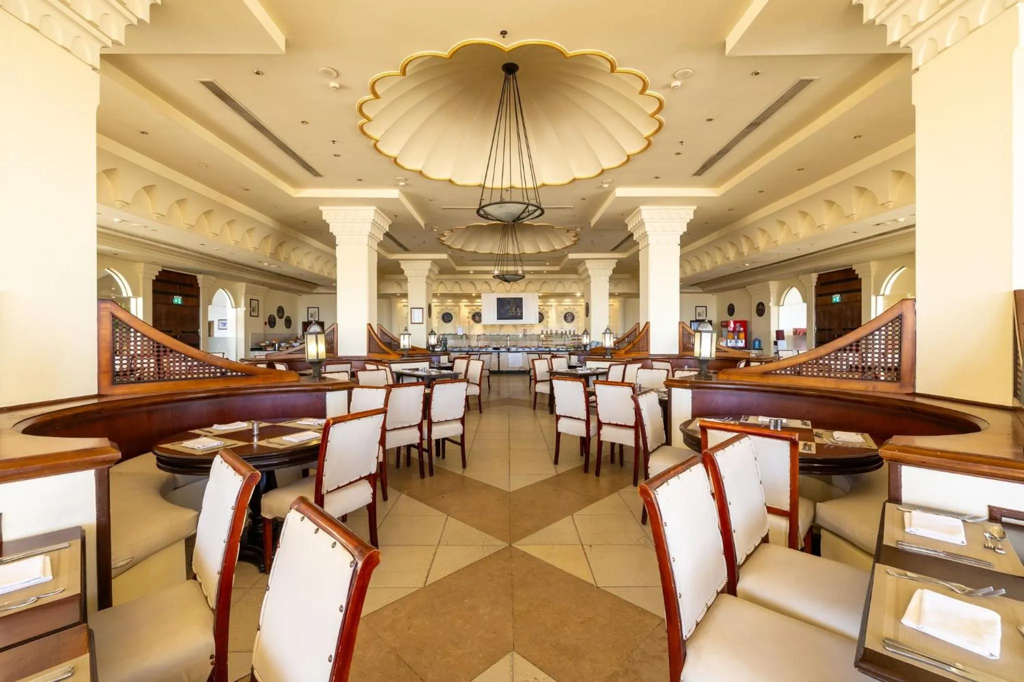 Restaurant/places to eat in Continental Plaza Beach Resort