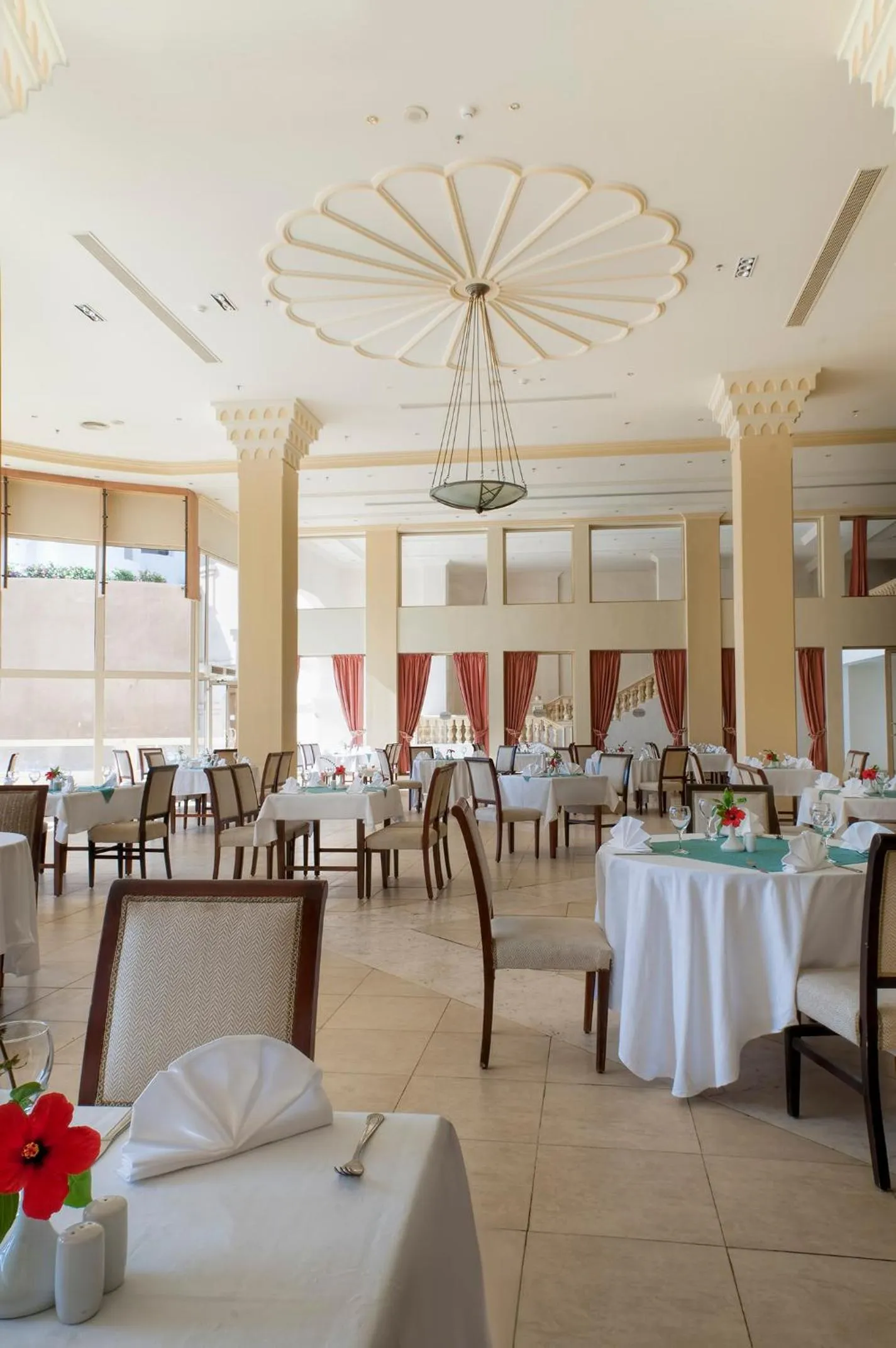 Restaurant/places to eat in Continental Plaza Beach Resort