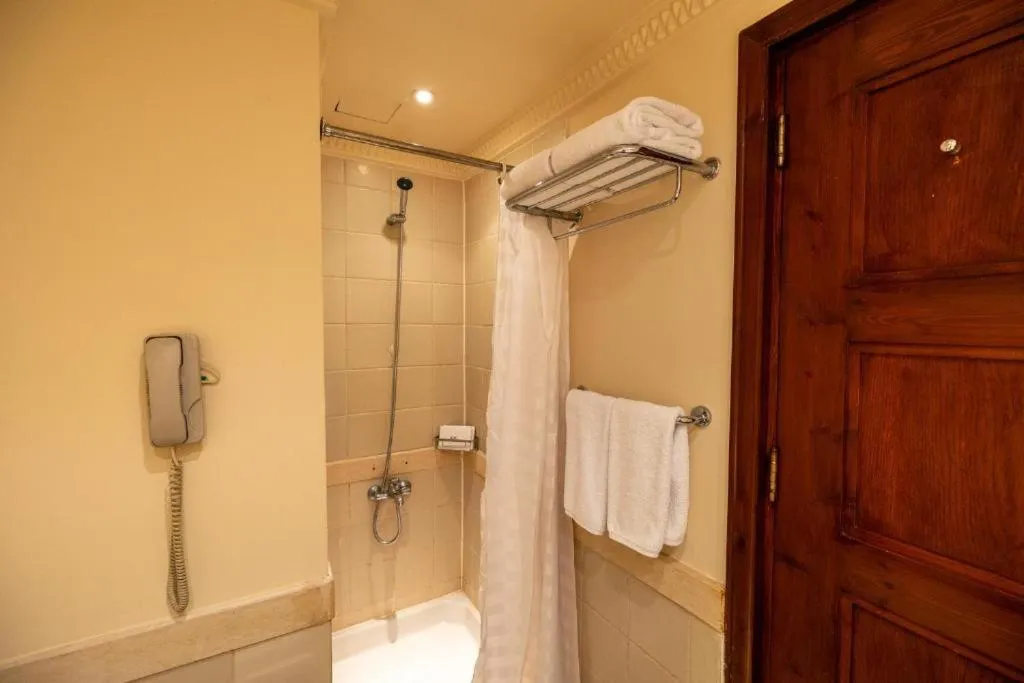 Shower in Continental Plaza Beach Resort