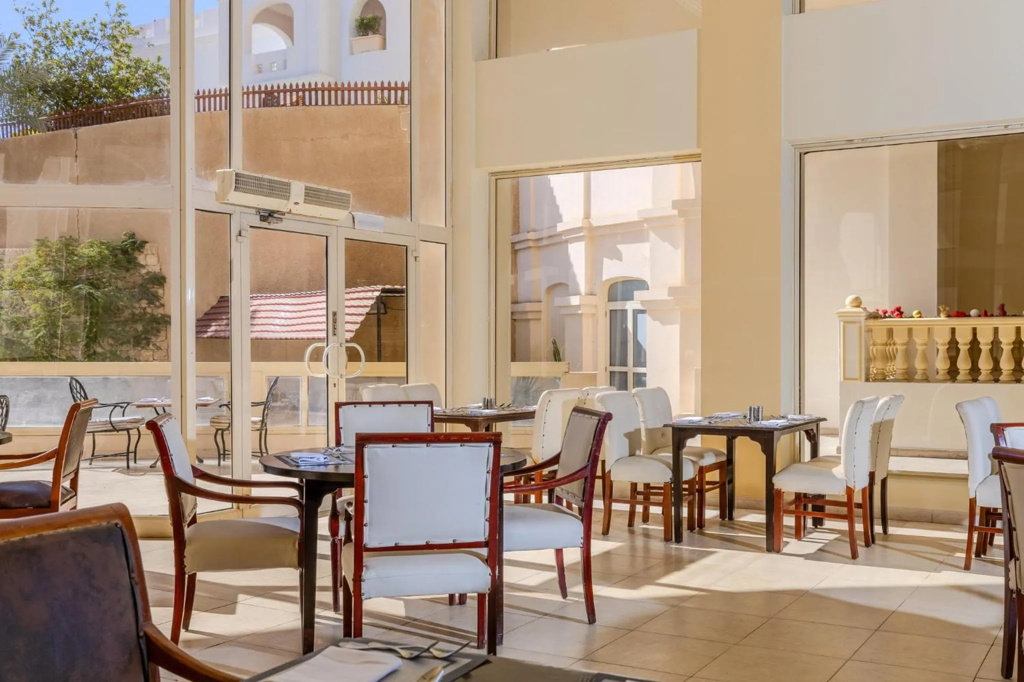 Restaurant/places to eat in Continental Plaza Beach Resort