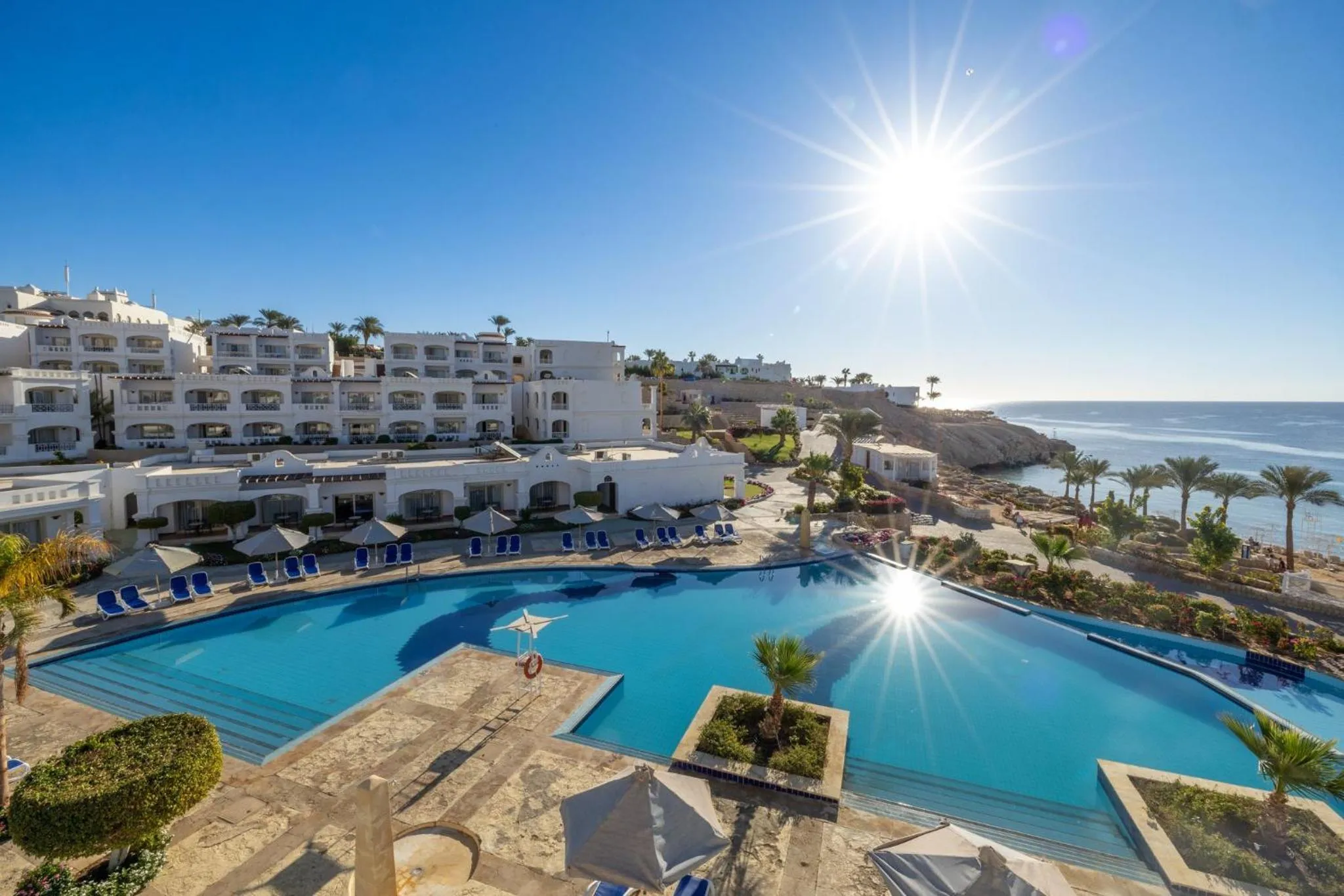Swimming pool in Continental Plaza Beach Resort
