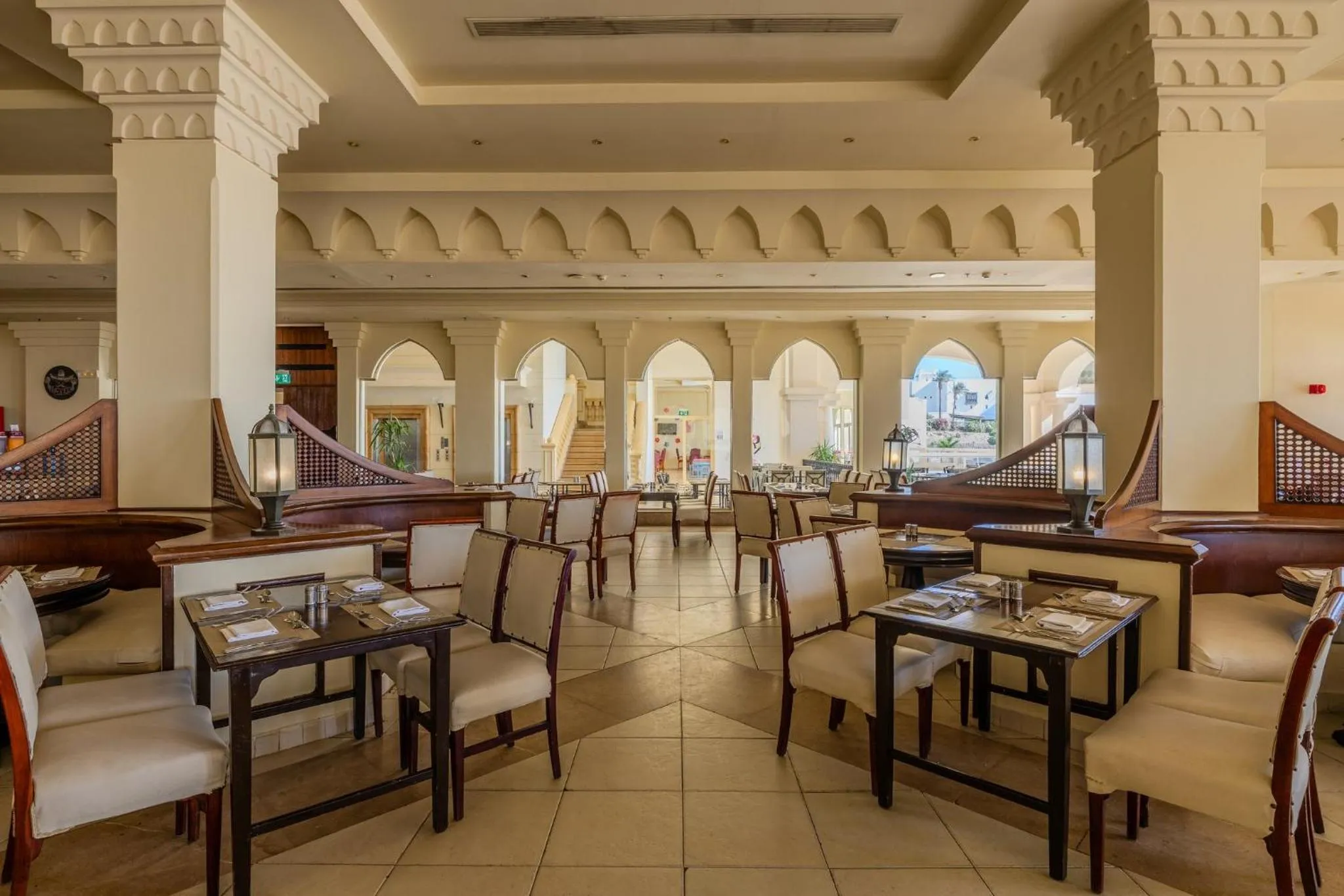 Restaurant/places to eat in Continental Plaza Beach Resort