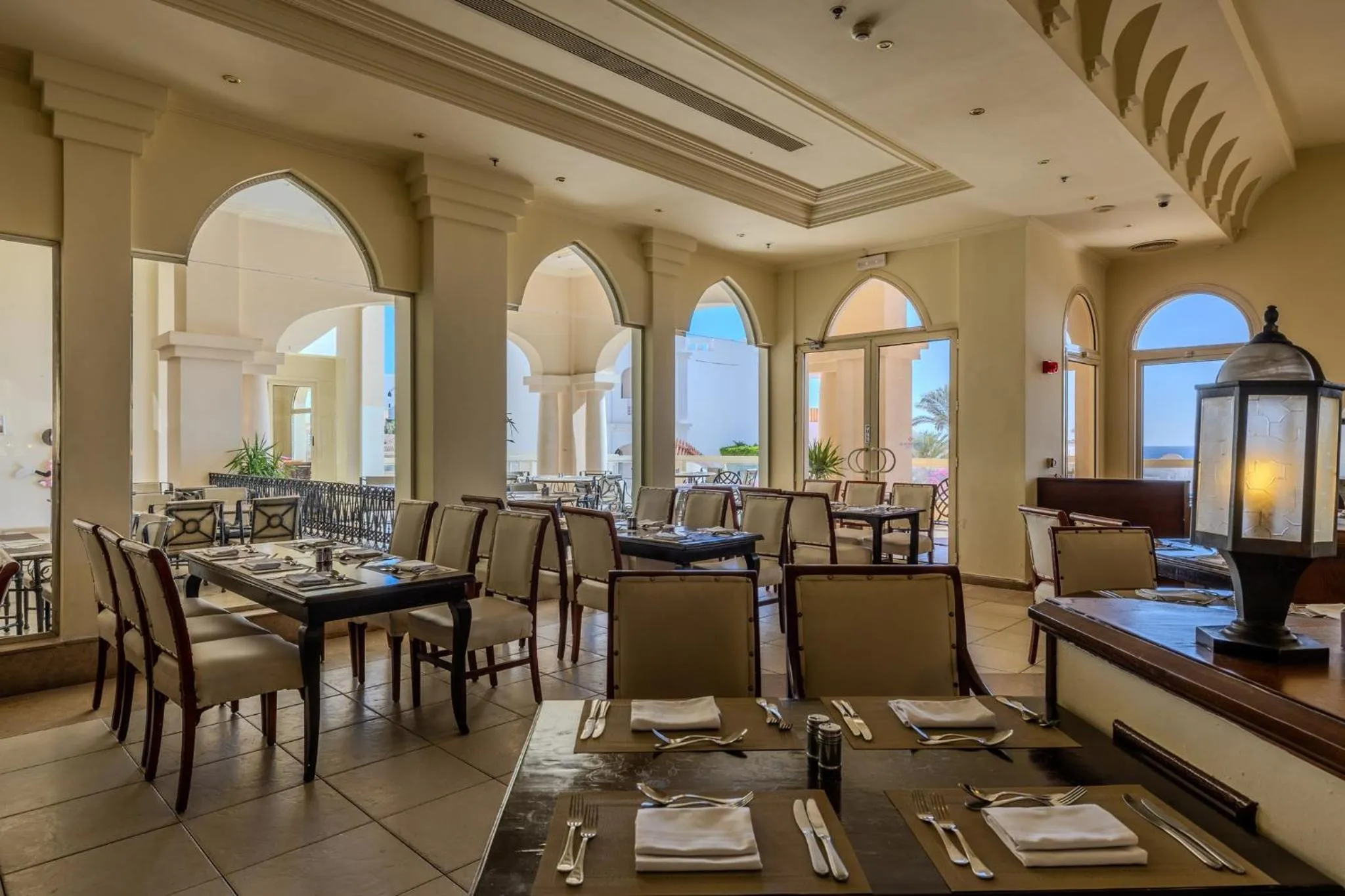 Restaurant/places to eat in Continental Plaza Beach Resort