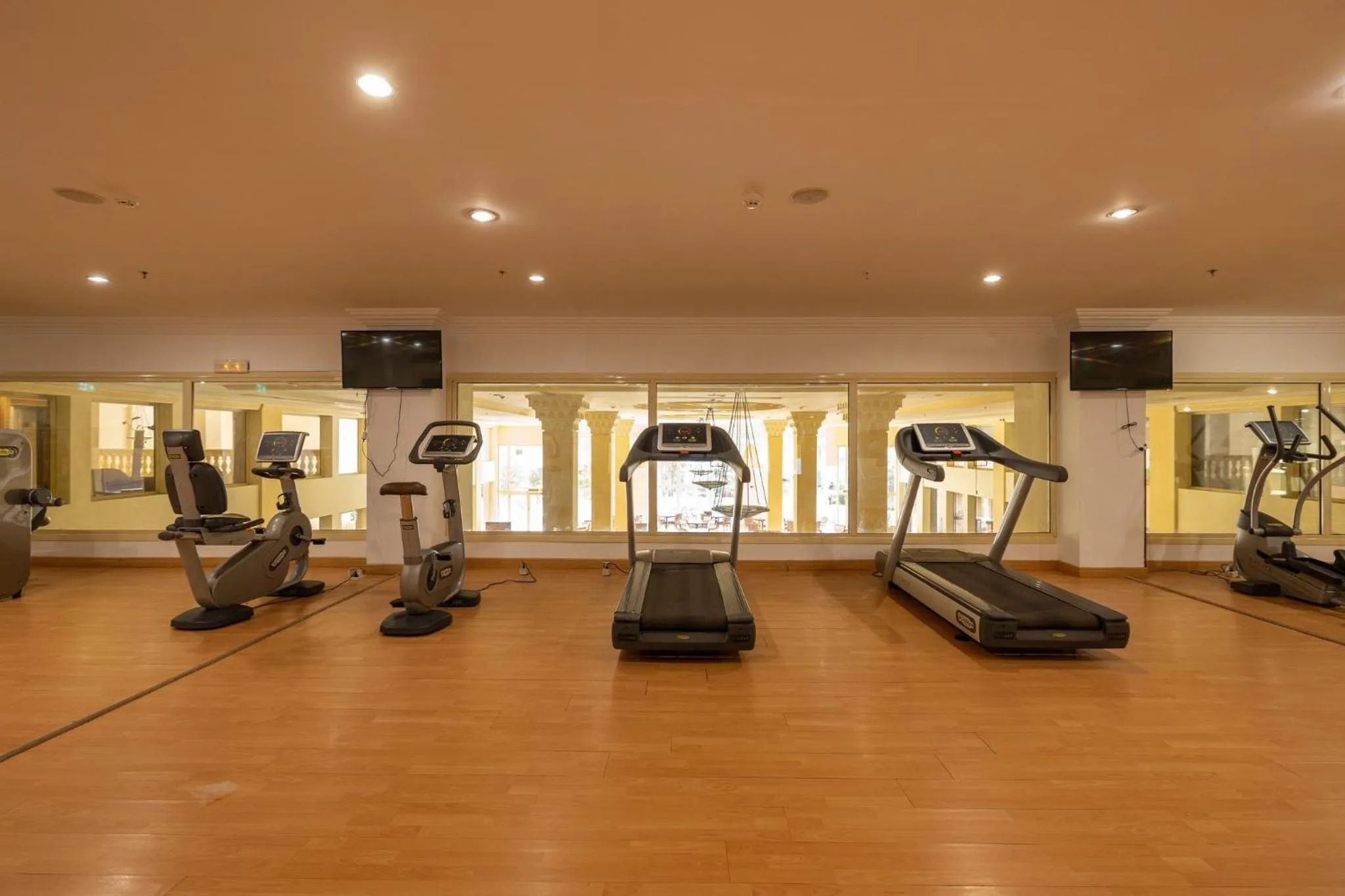 Fitness centre/facilities in Continental Plaza Beach Resort