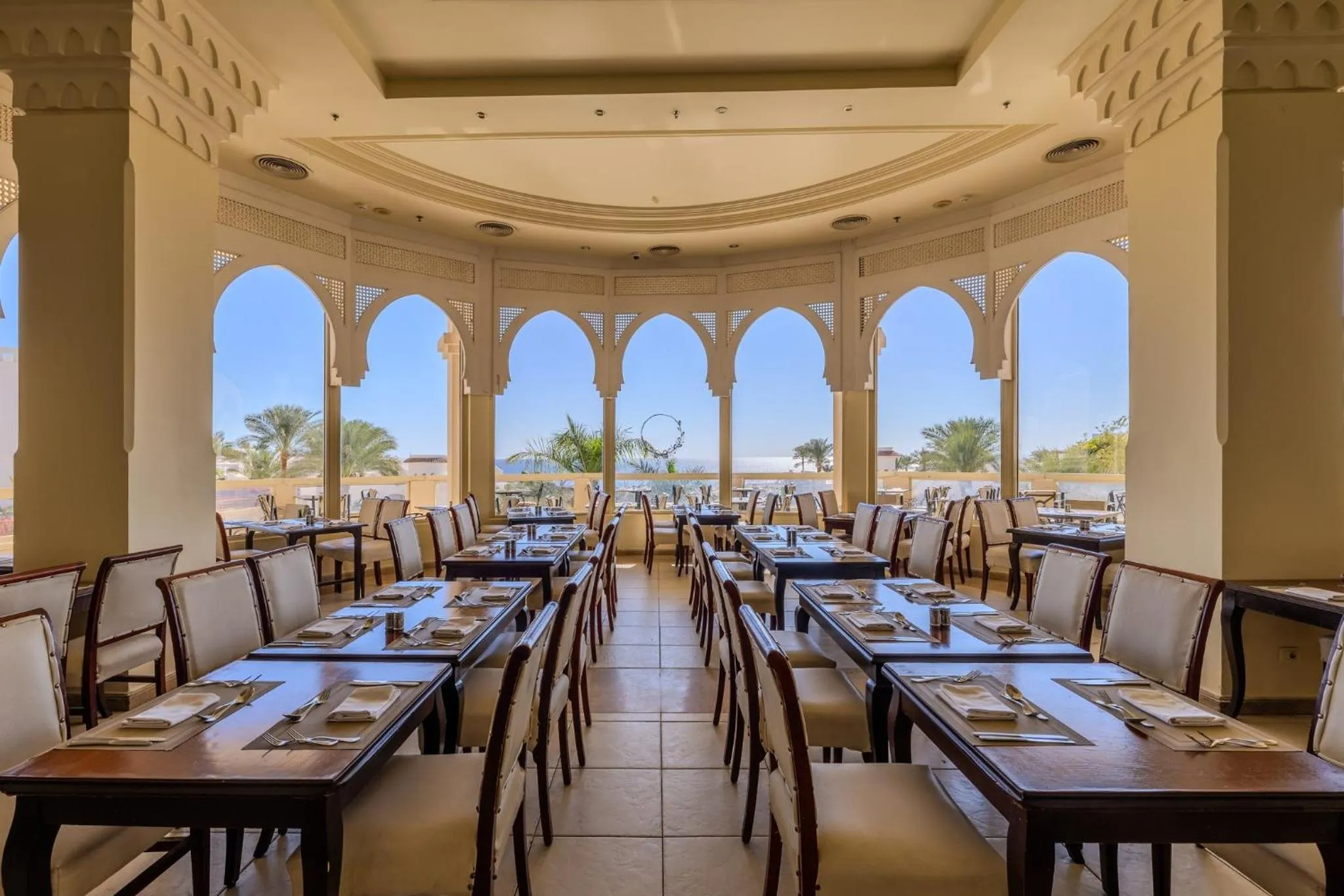 Restaurant/places to eat in Continental Plaza Beach Resort