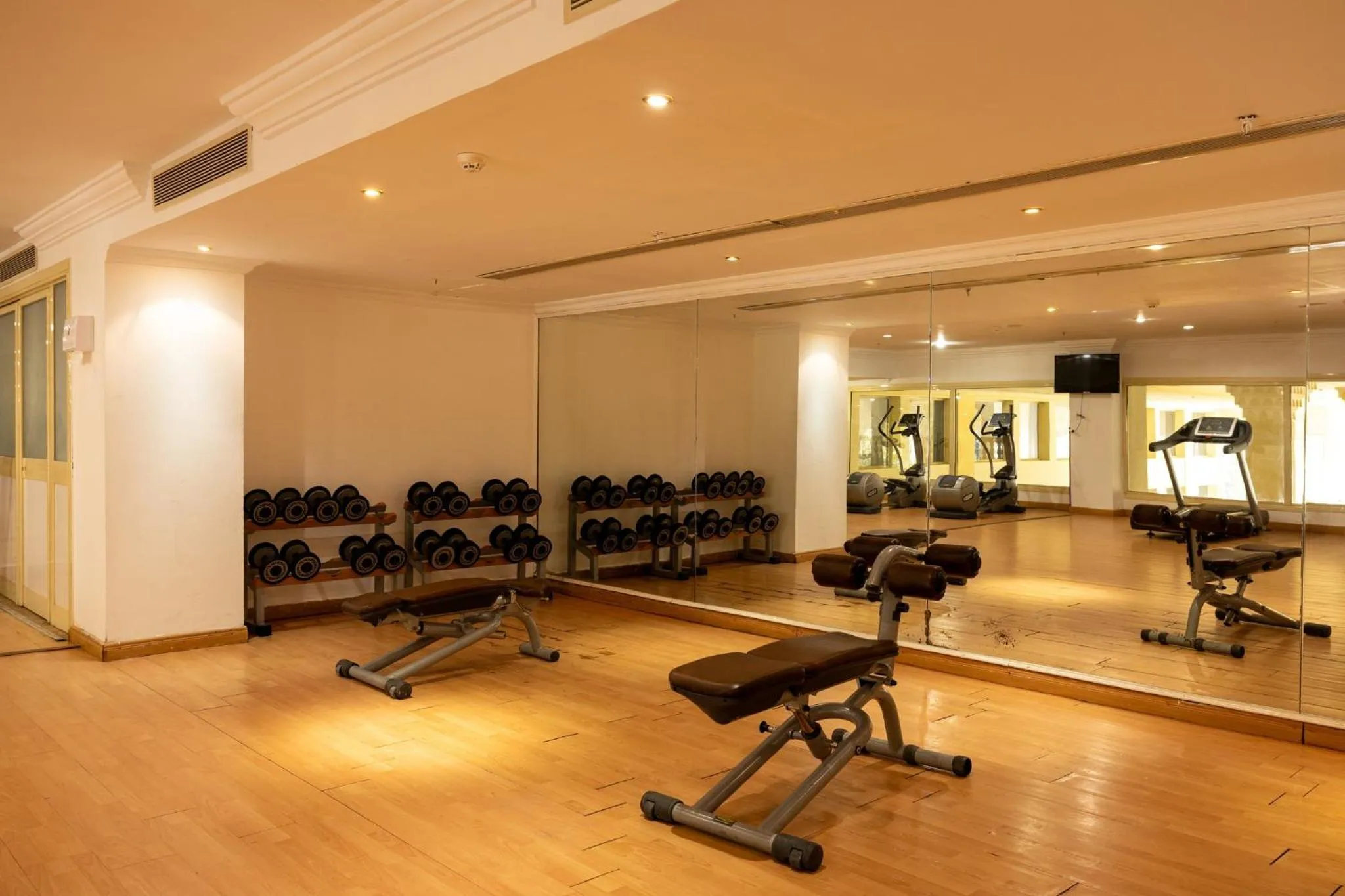 Fitness centre/facilities in Continental Plaza Beach Resort