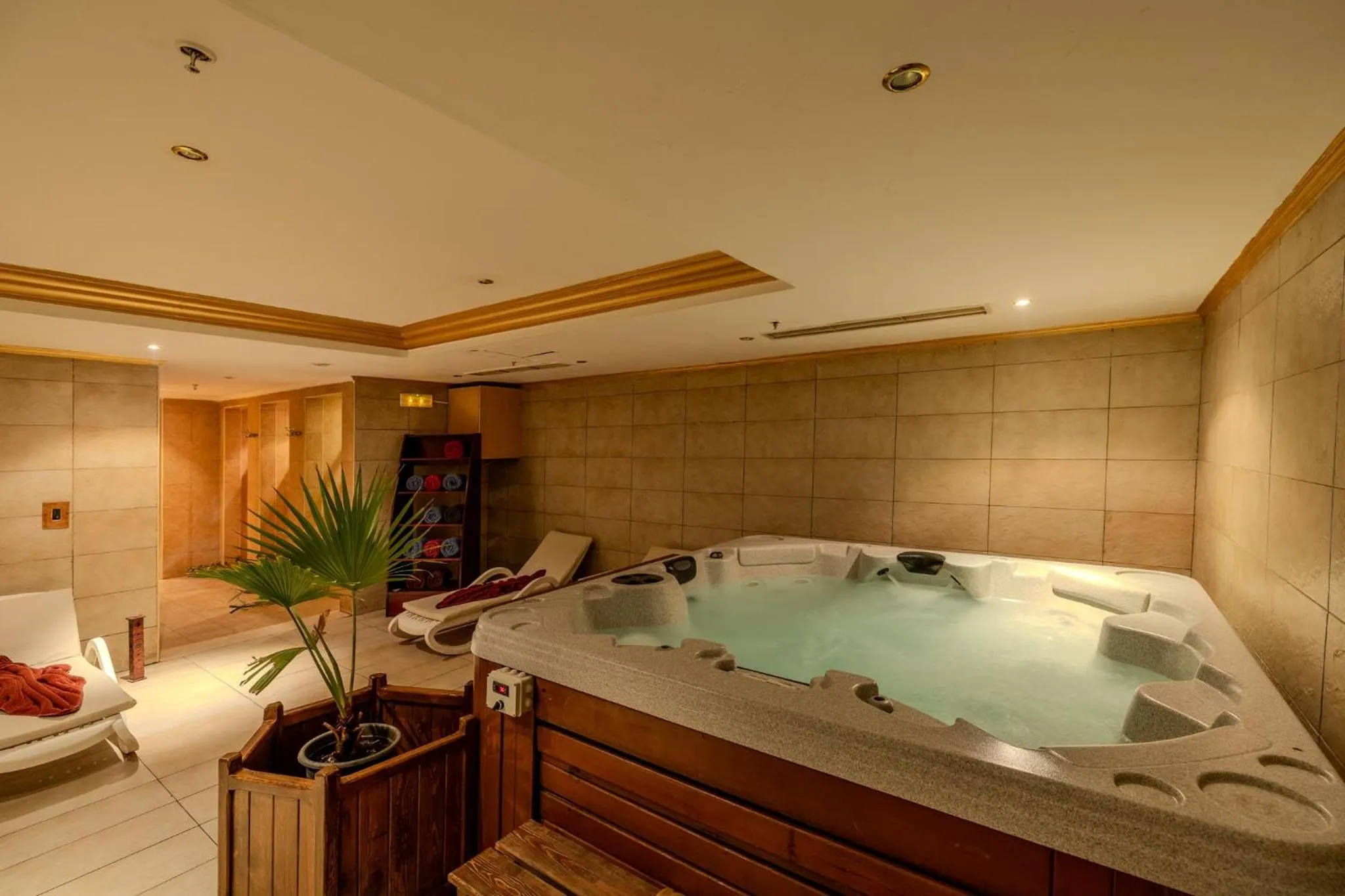 Swimming pool in Continental Plaza Beach Resort